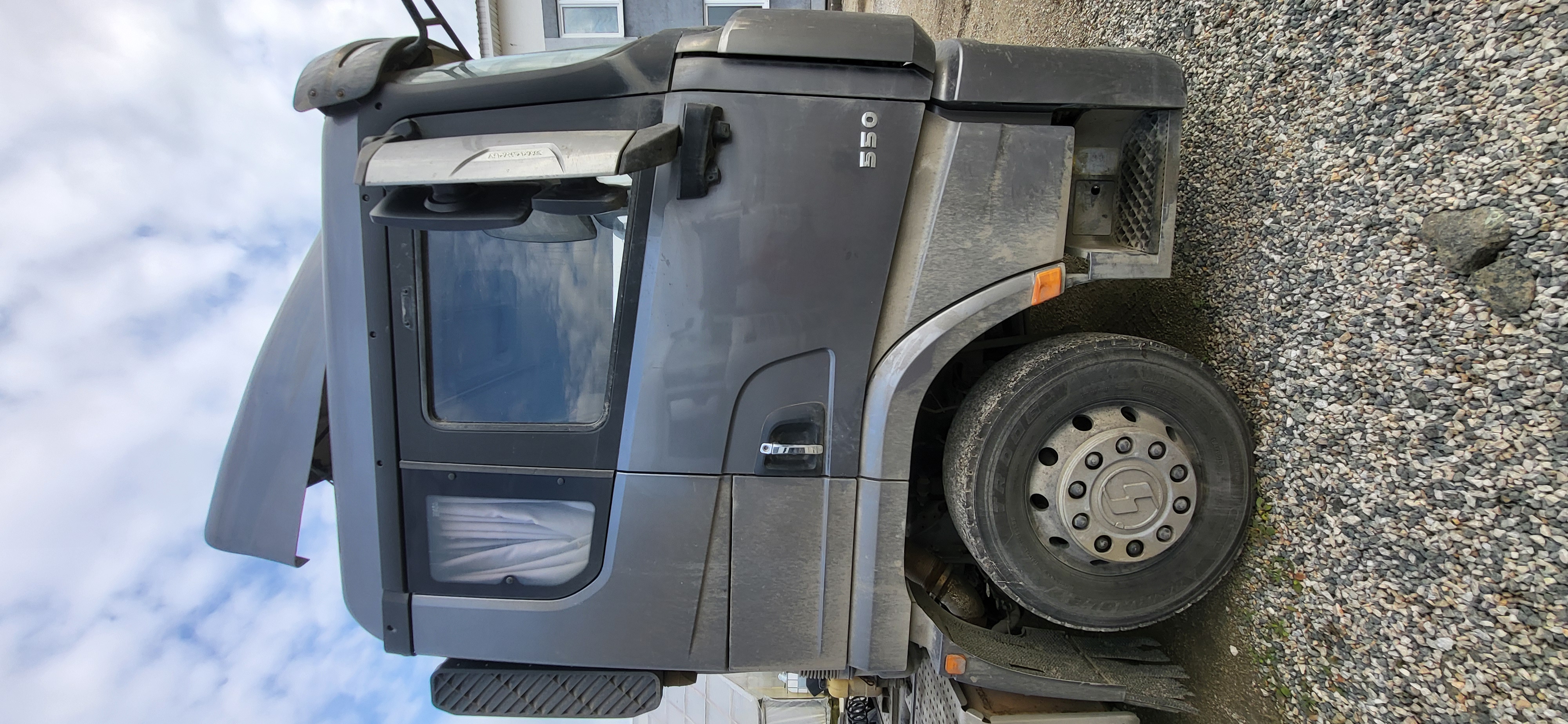 Shacman (Shaanxi) SX* 4x2 Седельный тягач 2023 г. - фото 5