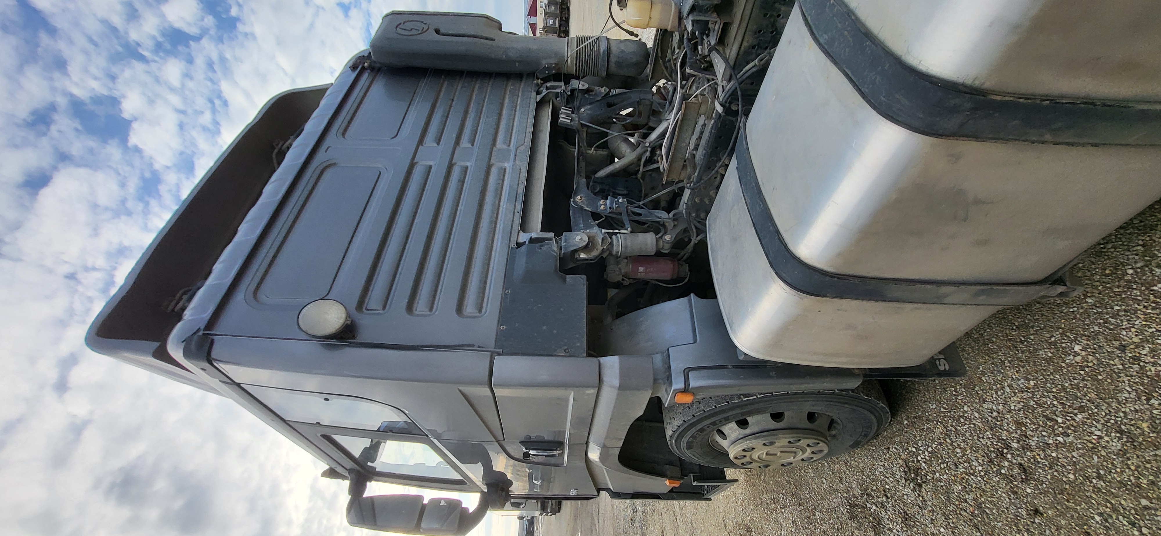 Shacman (Shaanxi) SX* 4x2 Седельный тягач 2023 г. - фото 8