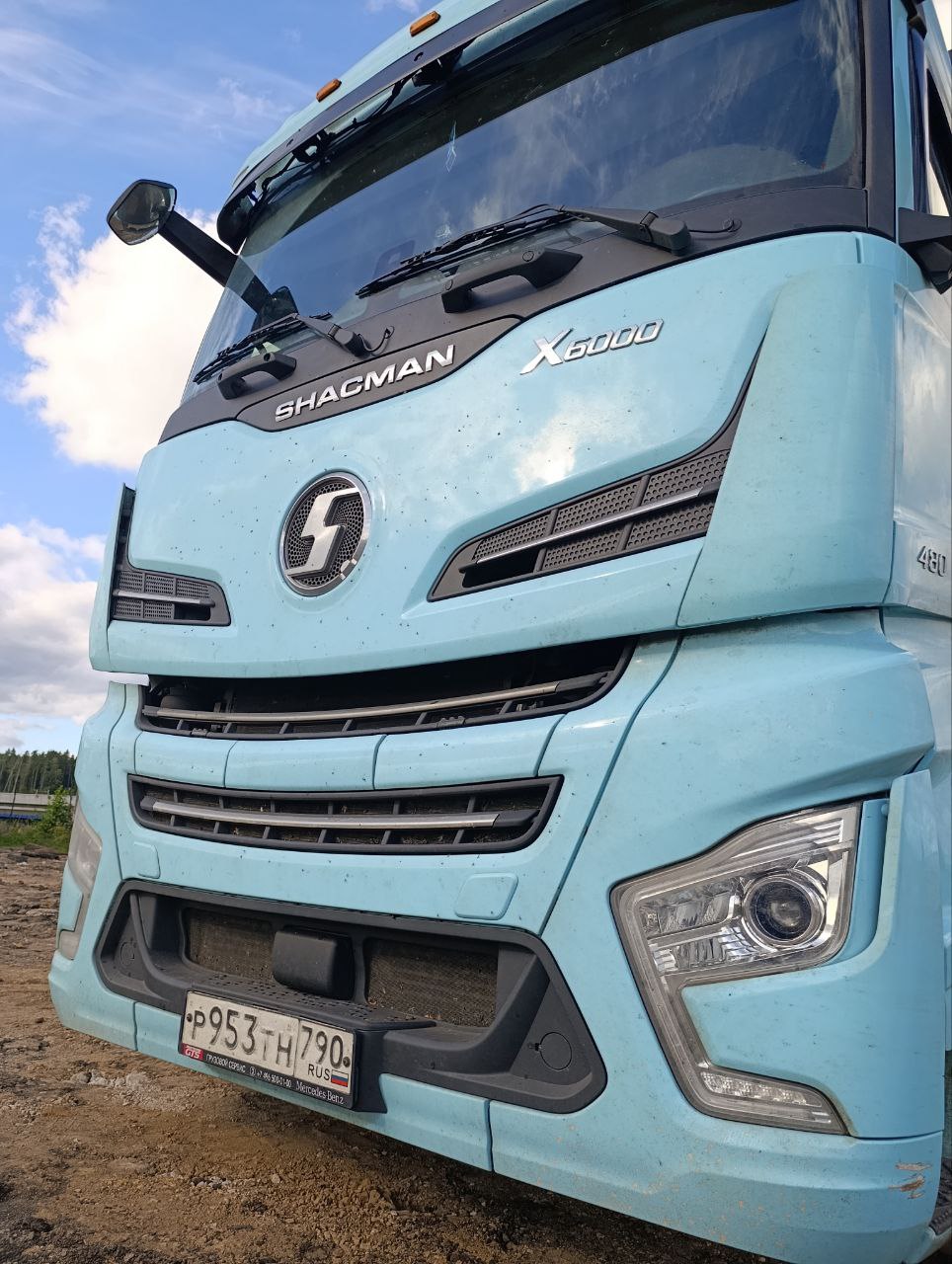 Shacman (Shaanxi) SX* 4x2 Седельный тягач 2023 г. - фото 9
