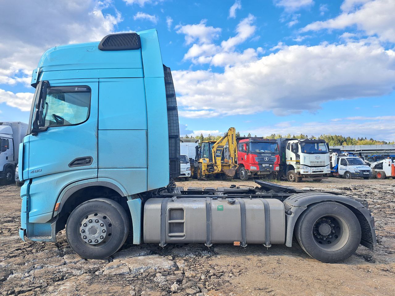 Shacman (Shaanxi) SX* 4x2 Седельный тягач 2023 г. - фото 3