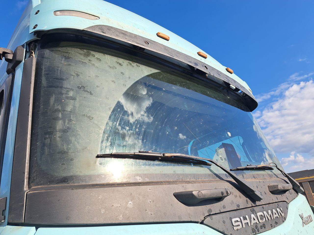 Shacman (Shaanxi) SX* 4x2 Седельный тягач 2023 г. - фото 5