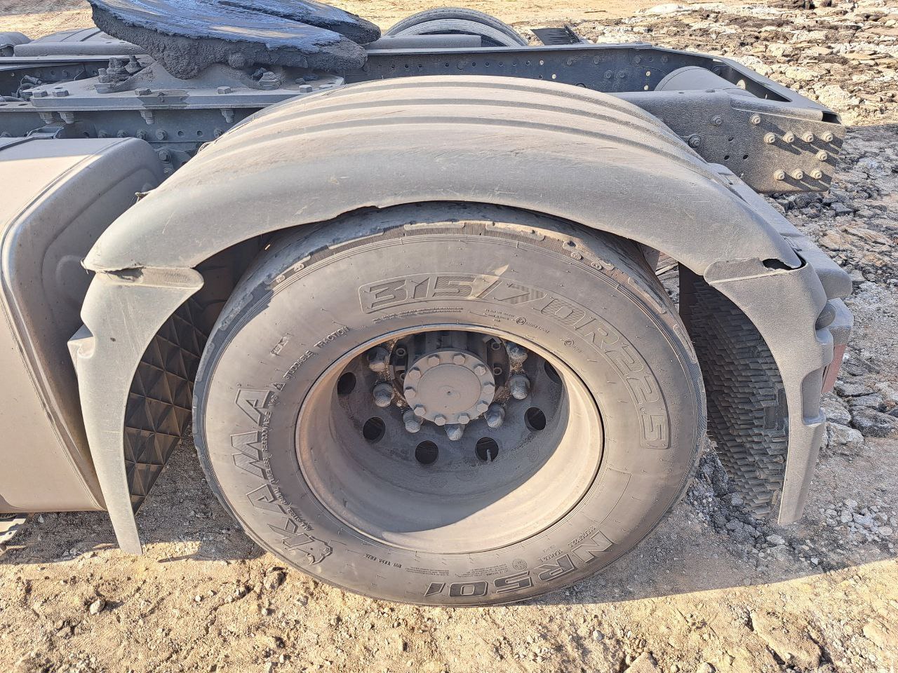 Shacman (Shaanxi) SX* 4x2 Седельный тягач 2023 г. - фото 11