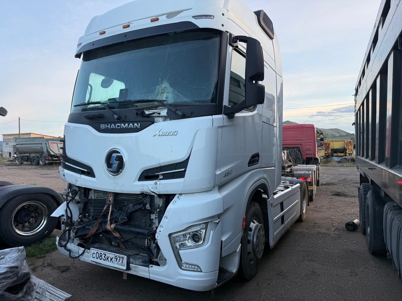 Shacman (Shaanxi) SX* 4x2 Седельный тягач 2023 г. - фото 2