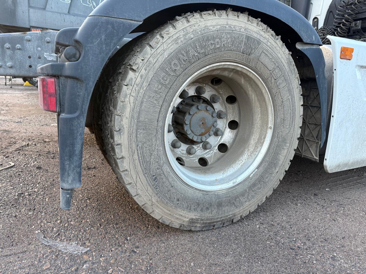 Shacman (Shaanxi) SX* 4x2 Седельный тягач 2023 г. - фото 13