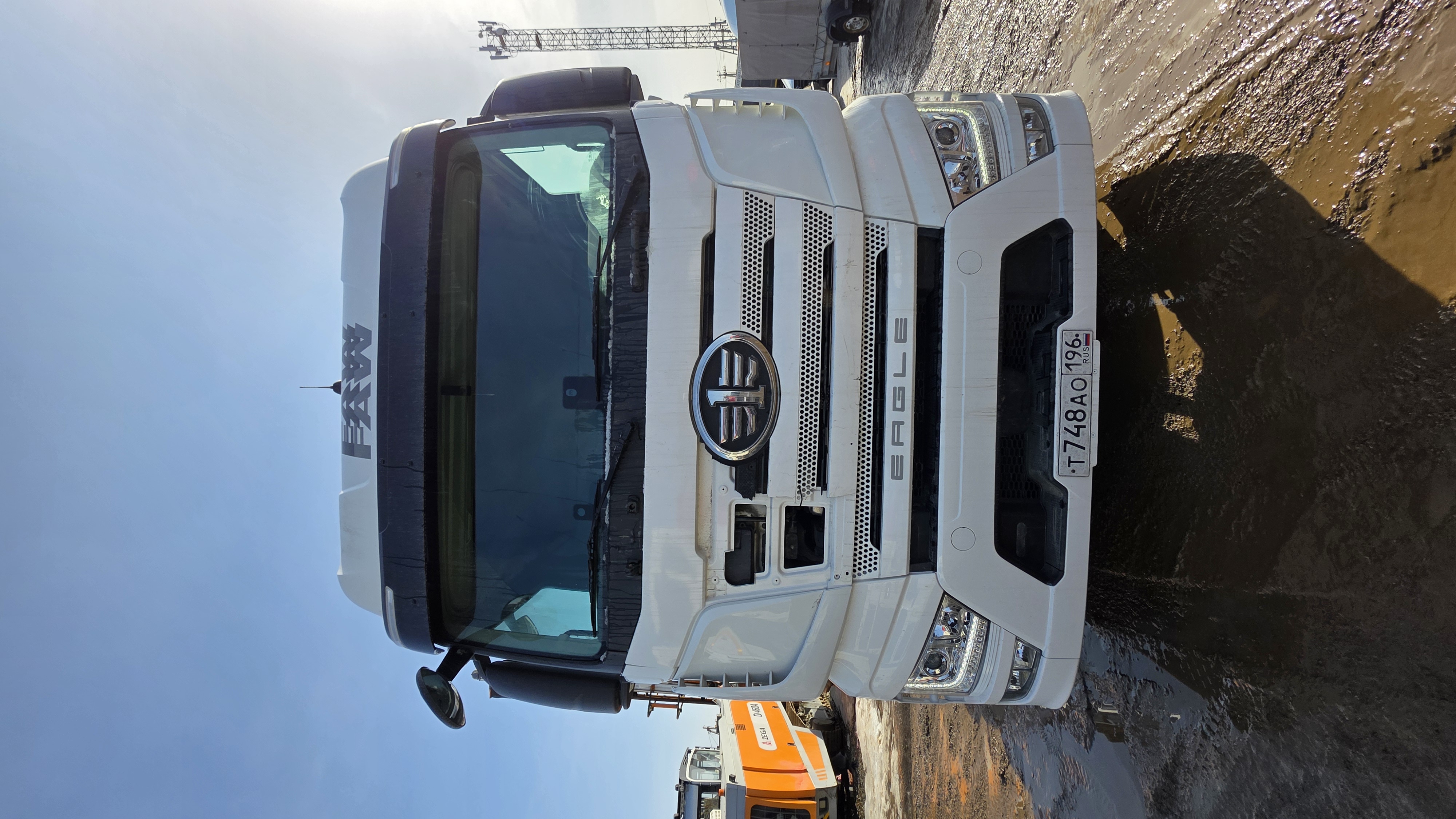 FAW J7 6x4 Седельный тягач 2023 г.