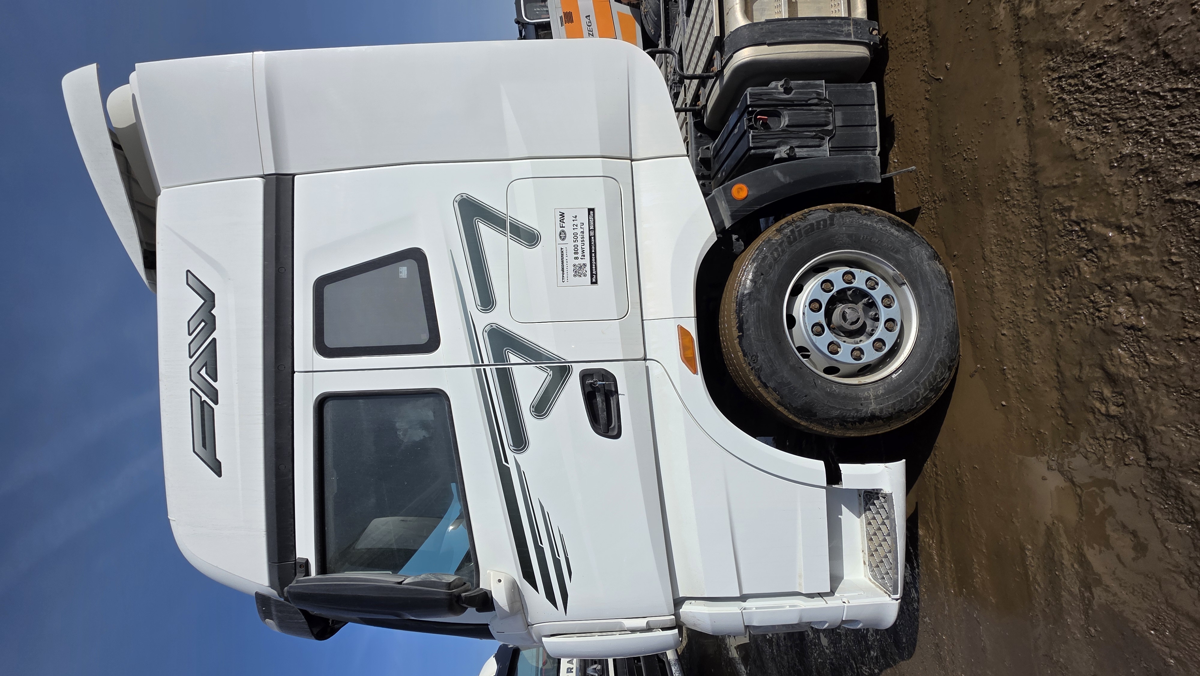 FAW J7 6x4 Седельный тягач 2023 г. - фото 3