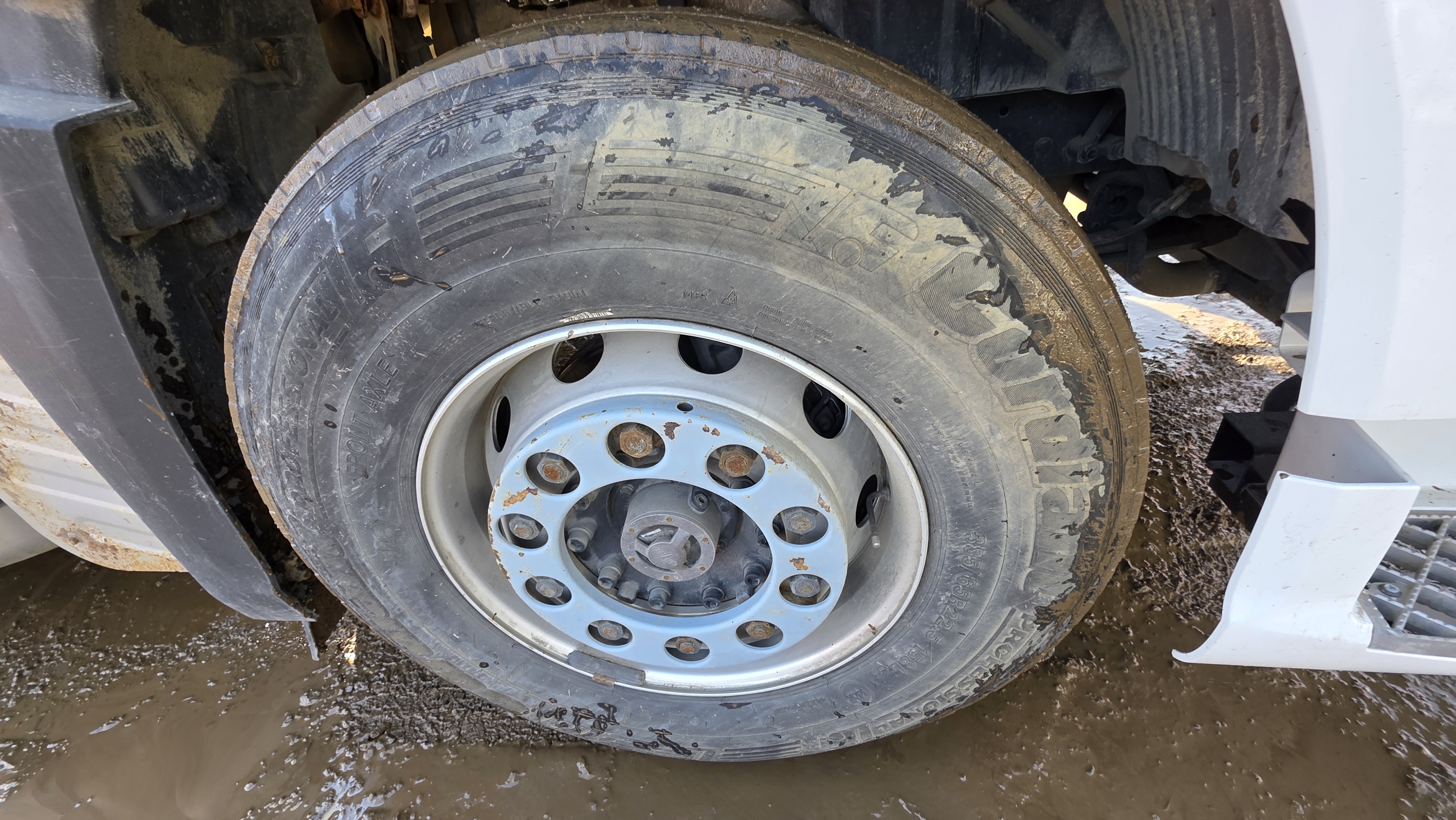 FAW J7 6x4 Седельный тягач 2023 г. - фото 15