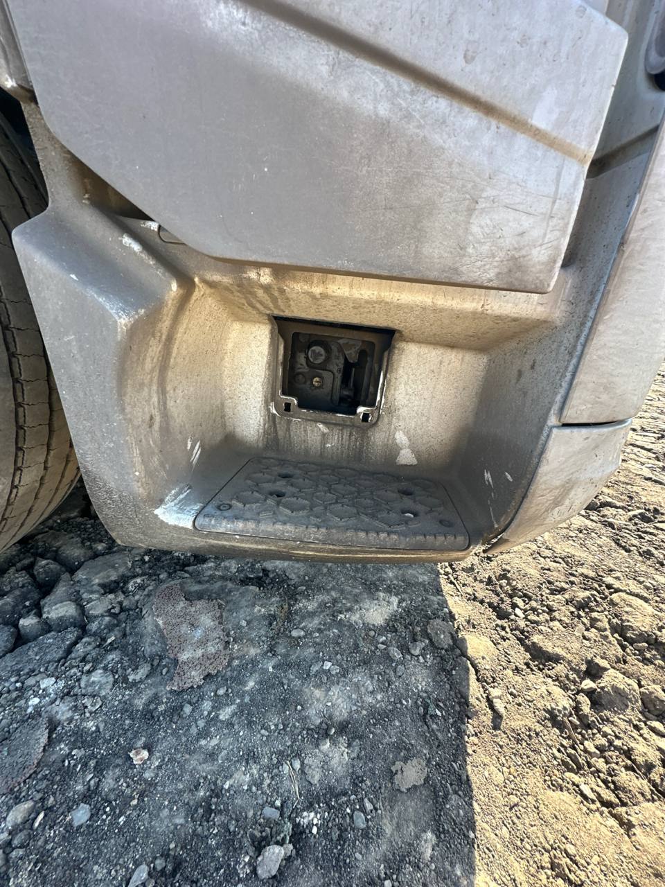 Shacman (Shaanxi) SX* 4x2 Седельный тягач 2023 г. - фото 19