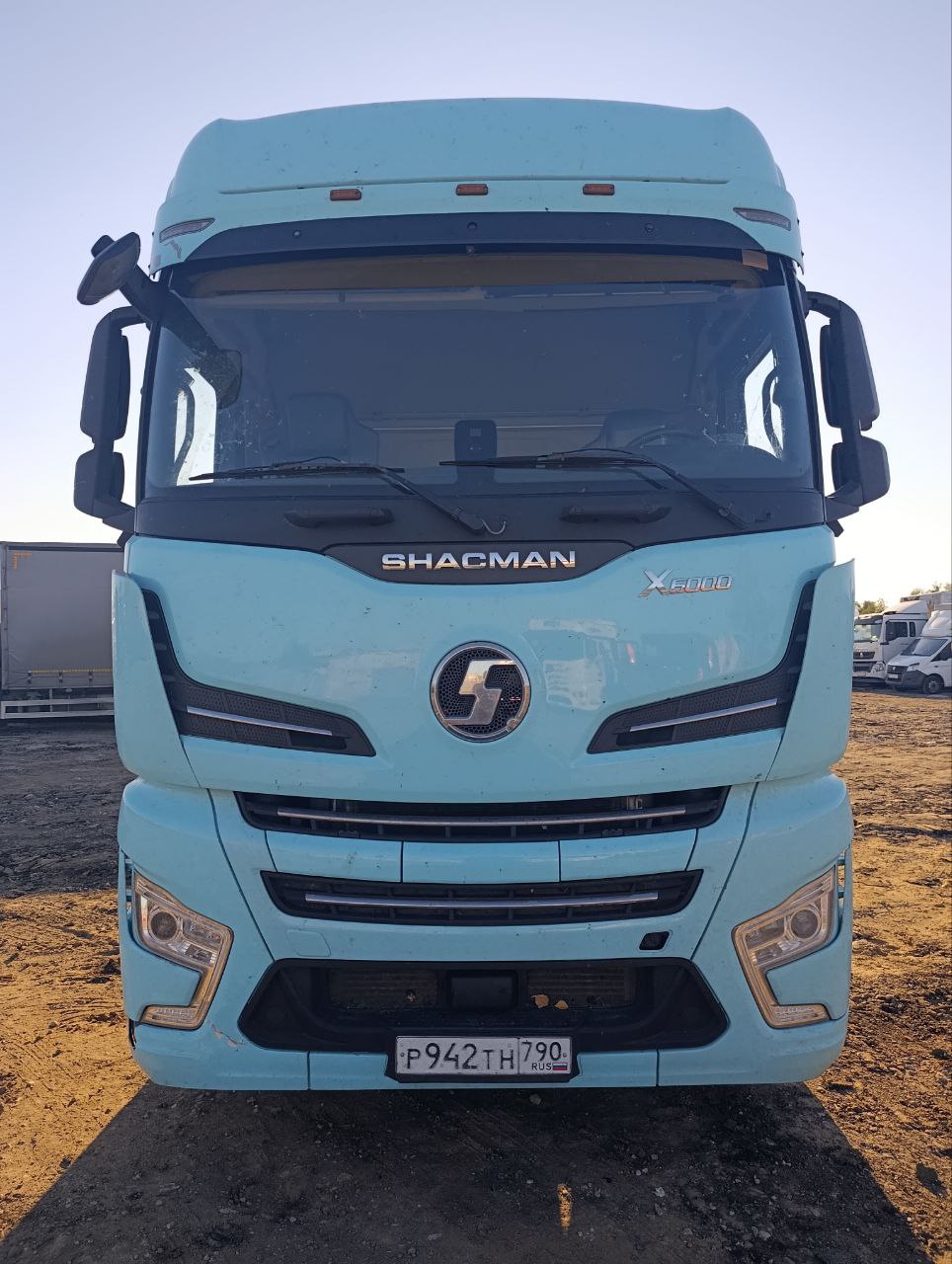 Shacman (Shaanxi) SX* 4x2 Седельный тягач 2023 г.