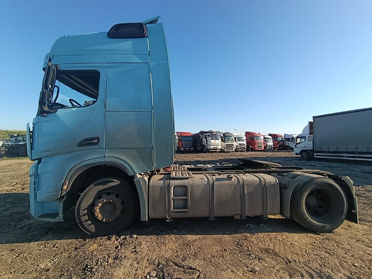 Shacman (Shaanxi) SX* 4x2 Седельный тягач 2023 г. - фото 6