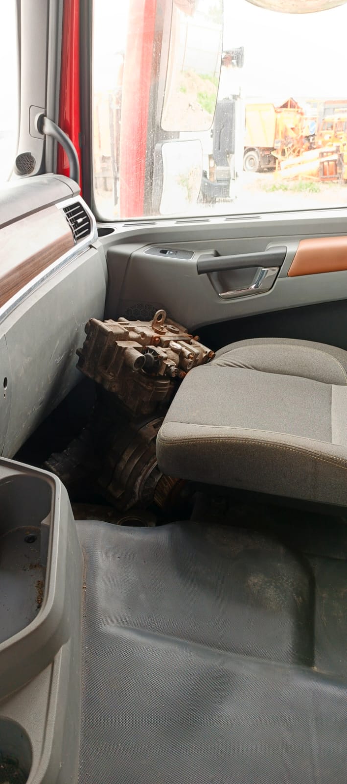 Shacman (Shaanxi) SX* 8x4 Самосвал 2023 г. - фото 14