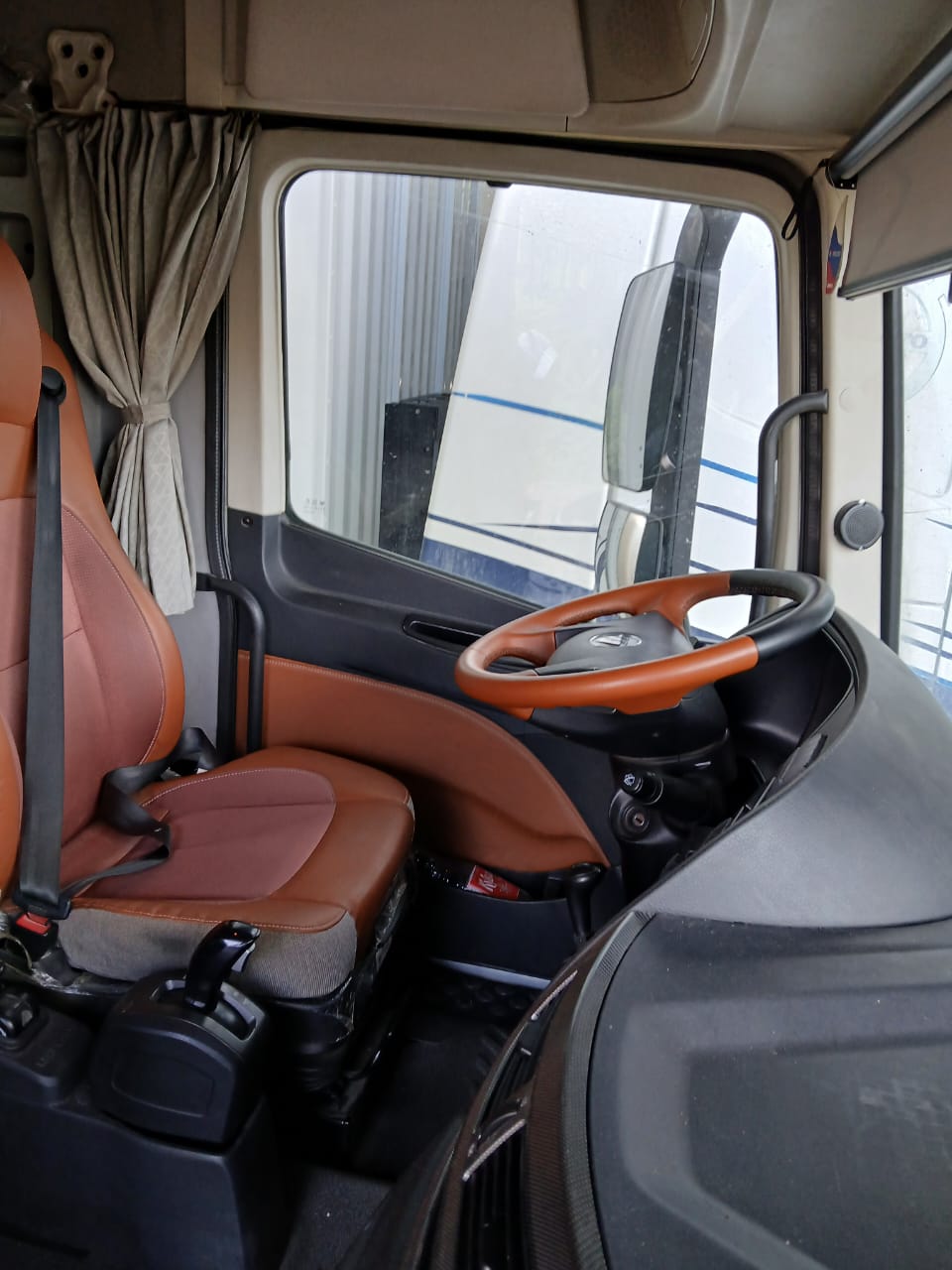 Foton AUMAN 4x2 Седельный тягач 2023 г. - фото 6