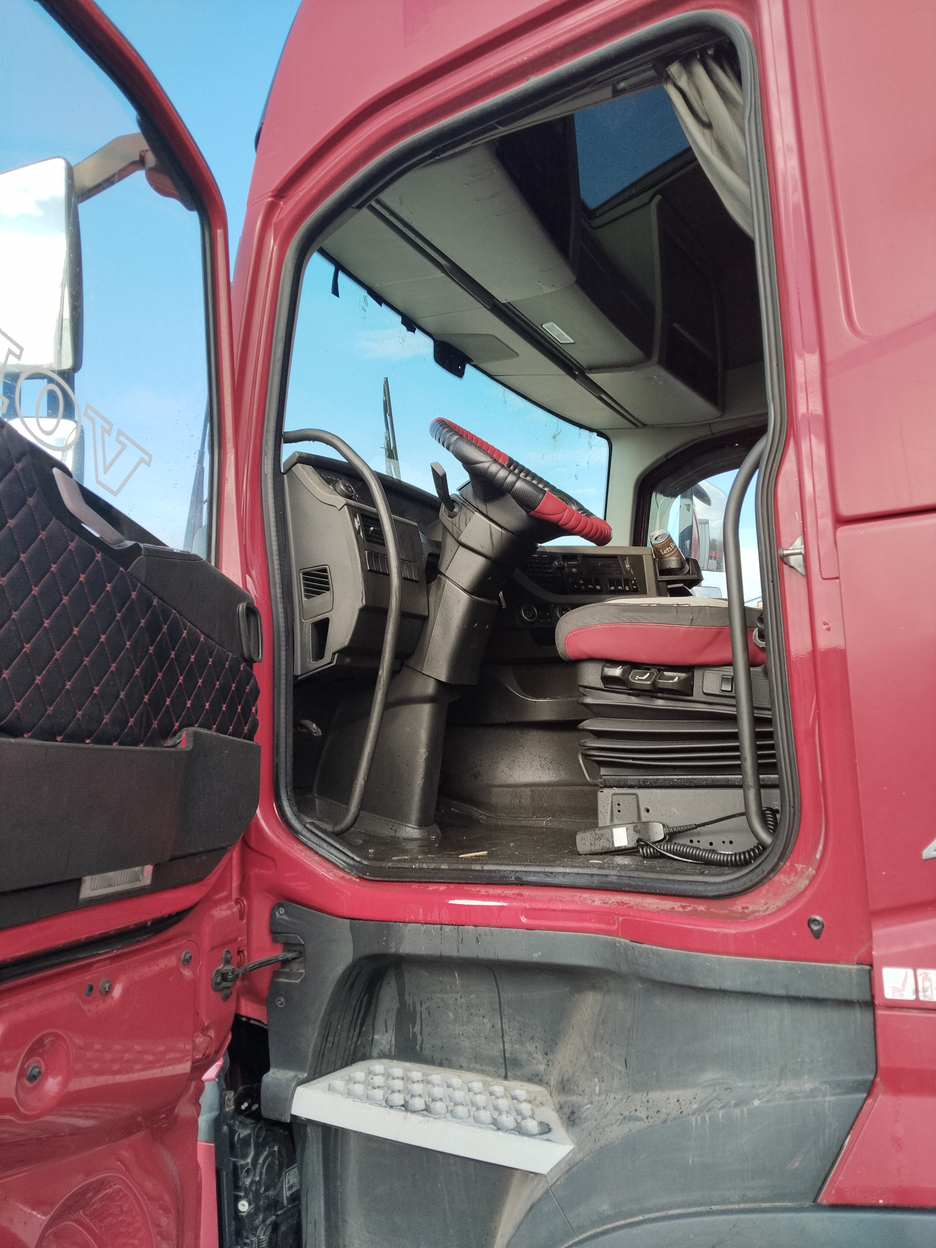 Volvo FH 4x2 Седельный тягач 2016 г. - фото 8