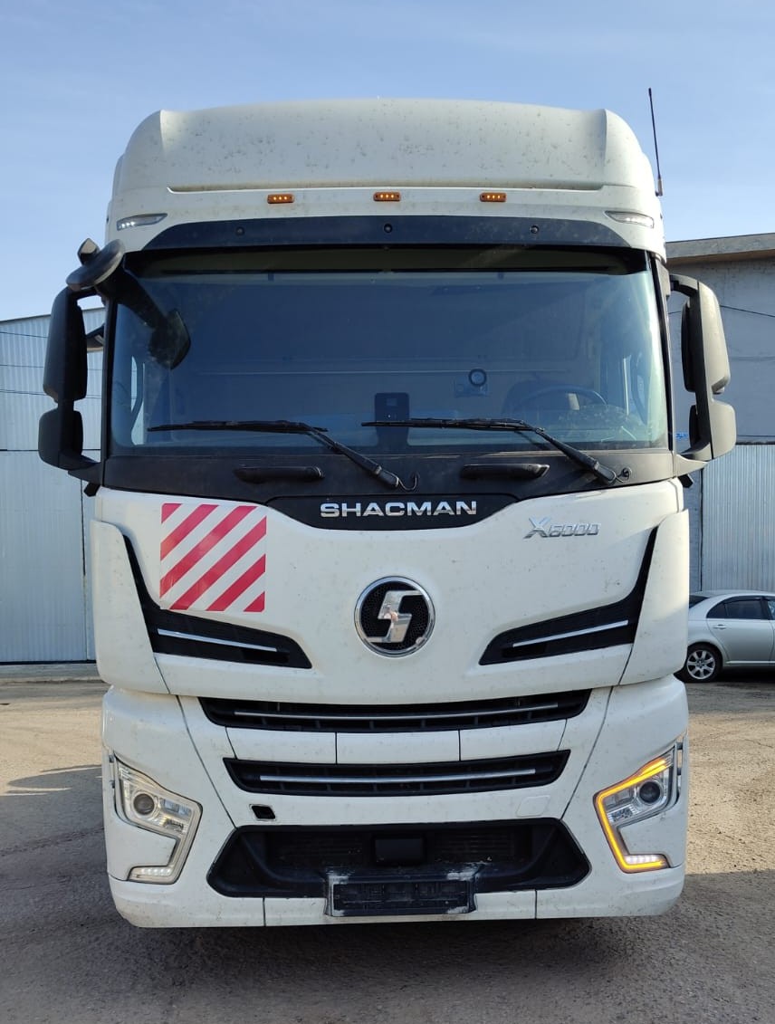 Shacman (Shaanxi) SX* 4x2 Седельный тягач 2024 г.