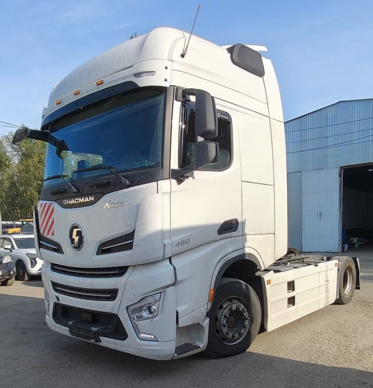 Shacman (Shaanxi) SX* 4x2 Седельный тягач 2024 г. - фото 3