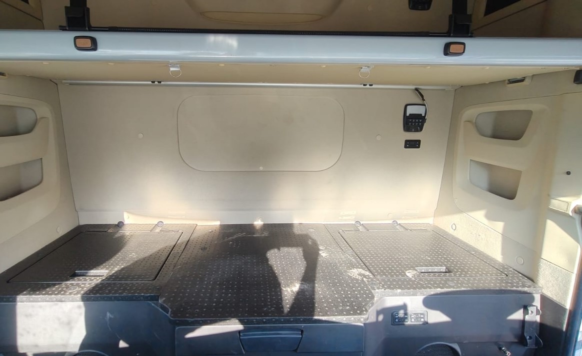 Shacman (Shaanxi) SX* 4x2 Седельный тягач 2024 г. - фото 13