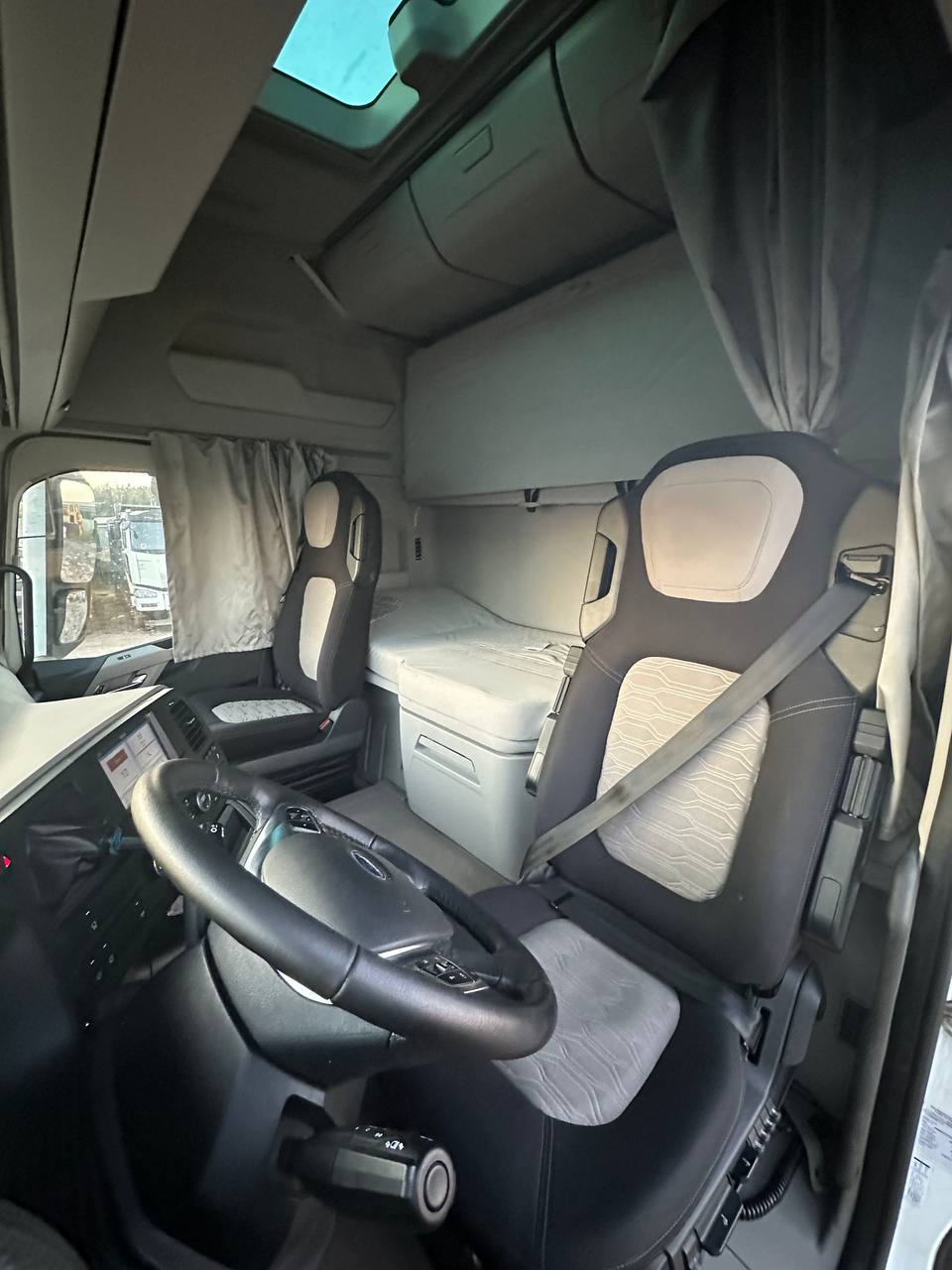 Ford F-Max 4x2 Седельный тягач 2023 г. - фото 7