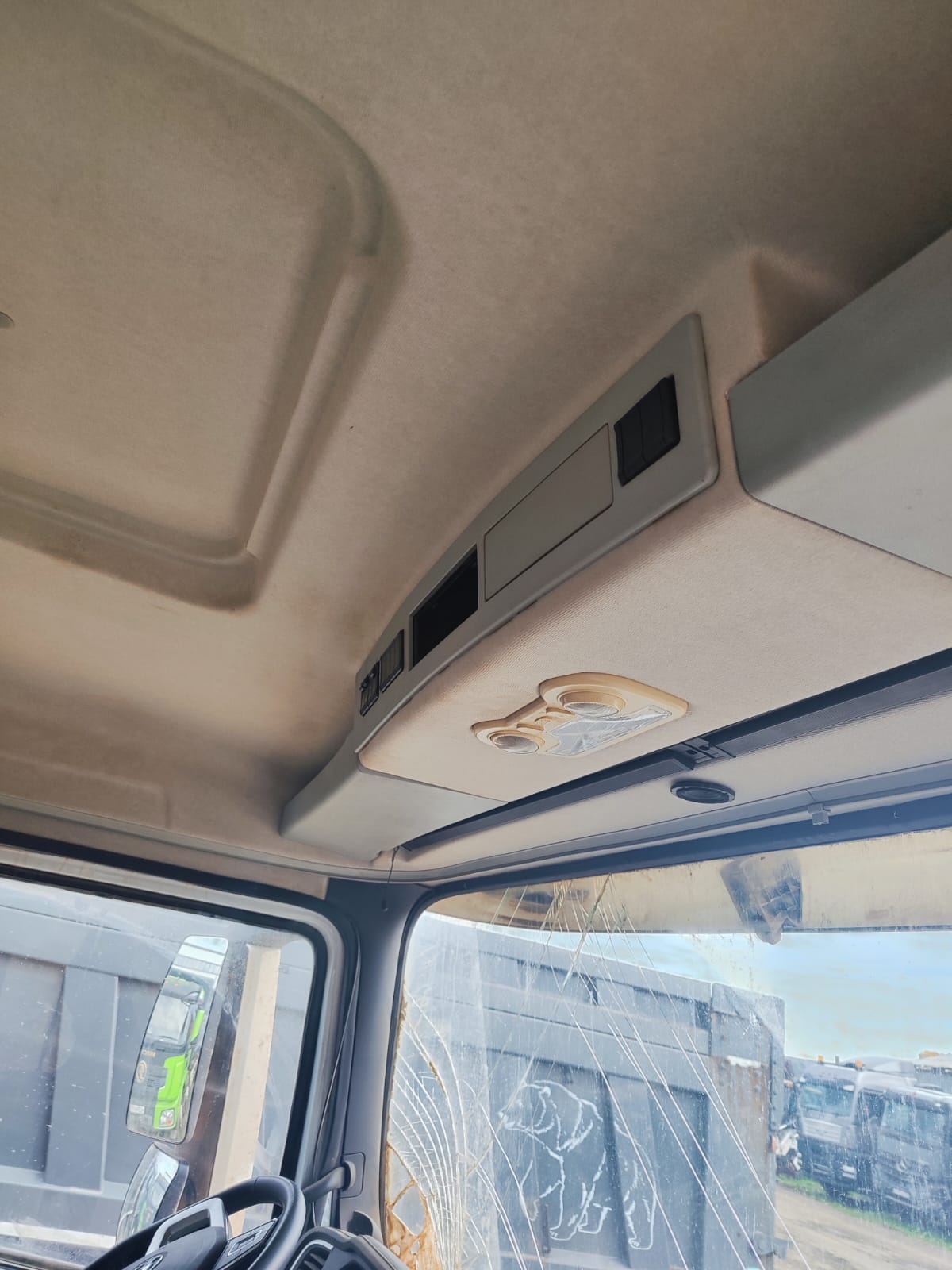 Shacman (Shaanxi) SX* 6x6 Седельный тягач 2024 г. - фото 10