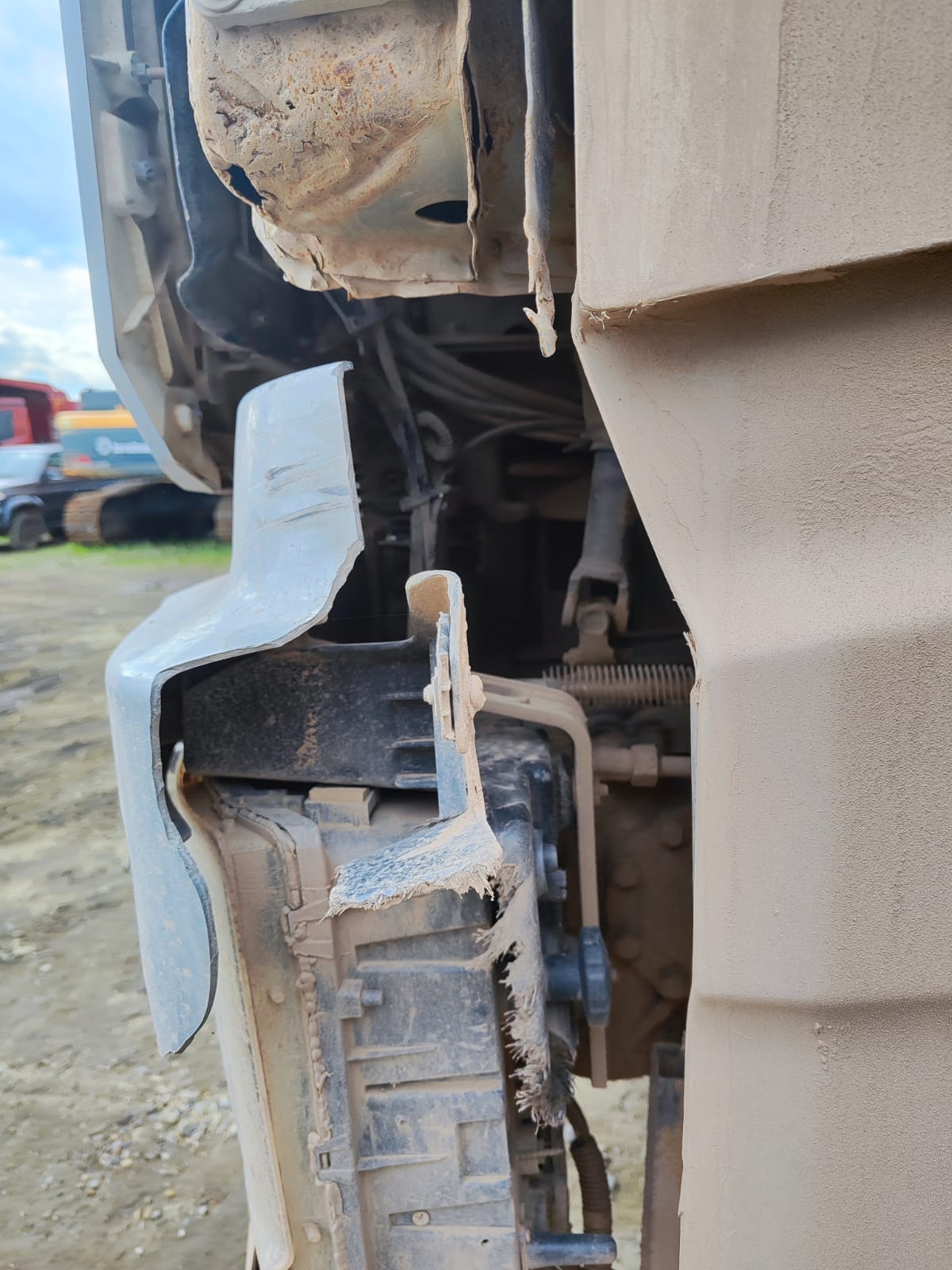 Shacman (Shaanxi) SX* 6x6 Седельный тягач 2024 г. - фото 18