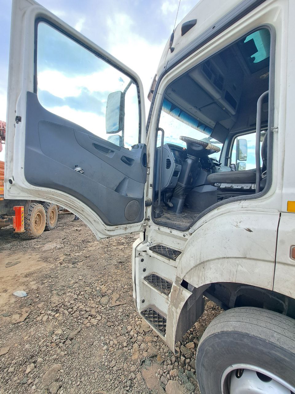 КамАЗ 5490 4x2 Седельный тягач 2020 г. - фото 8