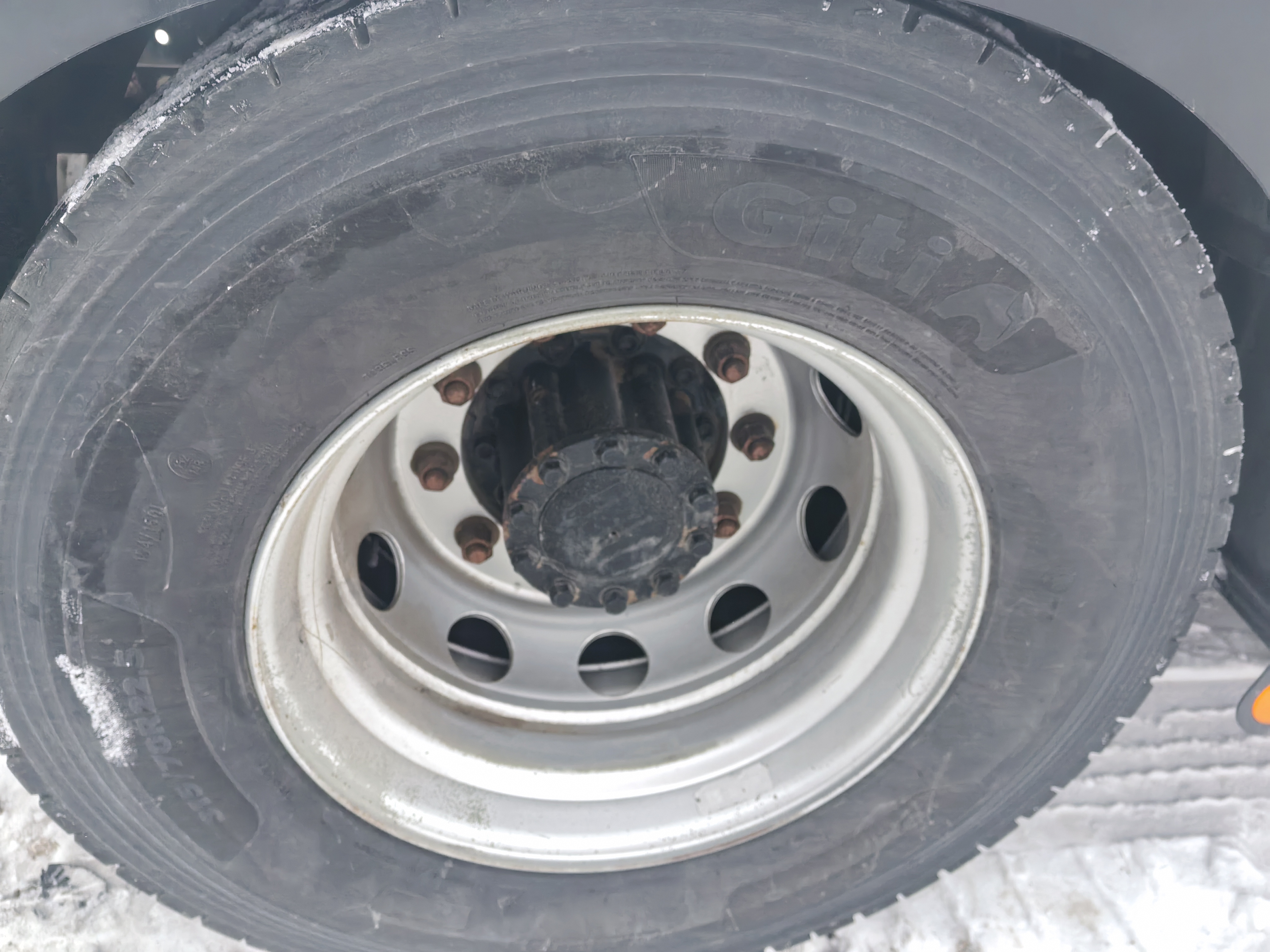 Foton AUMAN 4x2 Седельный тягач 2023 г. - фото 17