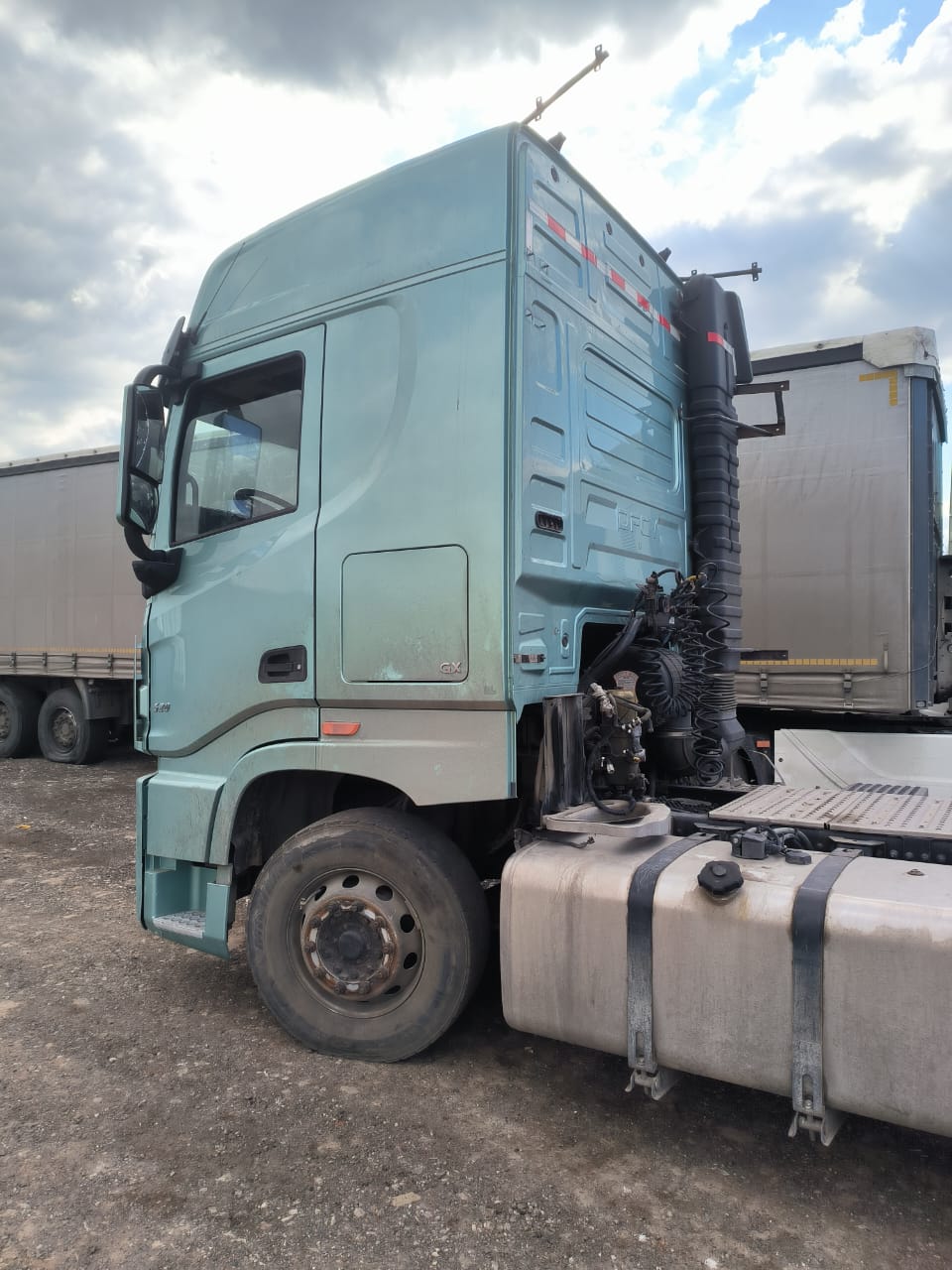 DongFeng DFH 4x2 Седельный тягач 2023 г. - фото 5