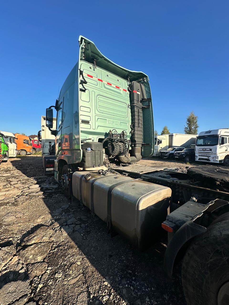 DongFeng DFH 4x2 Седельный тягач 2023 г. - фото 5