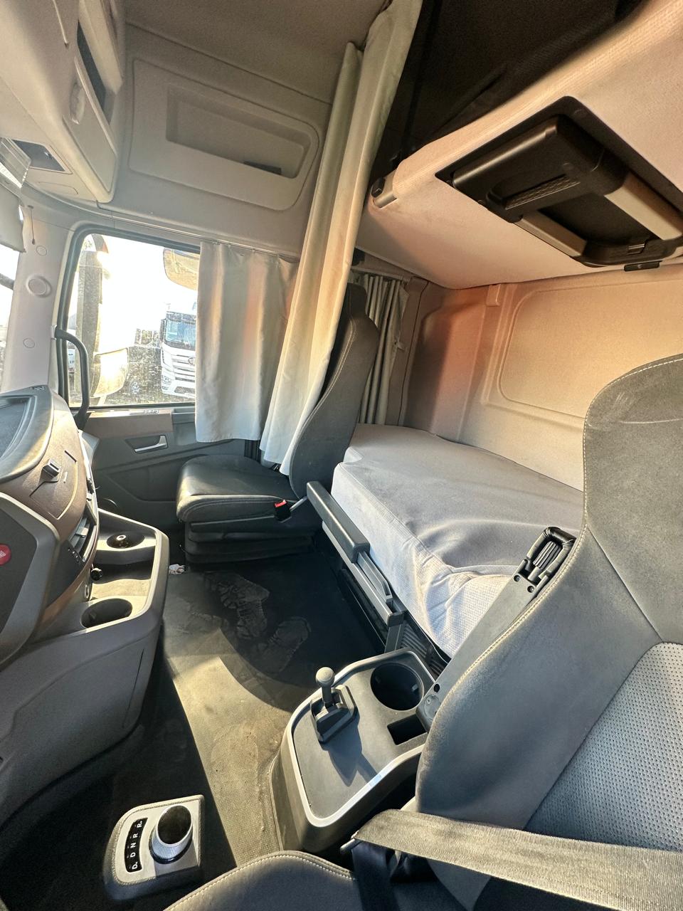 DongFeng DFH 4x2 Седельный тягач 2023 г. - фото 9