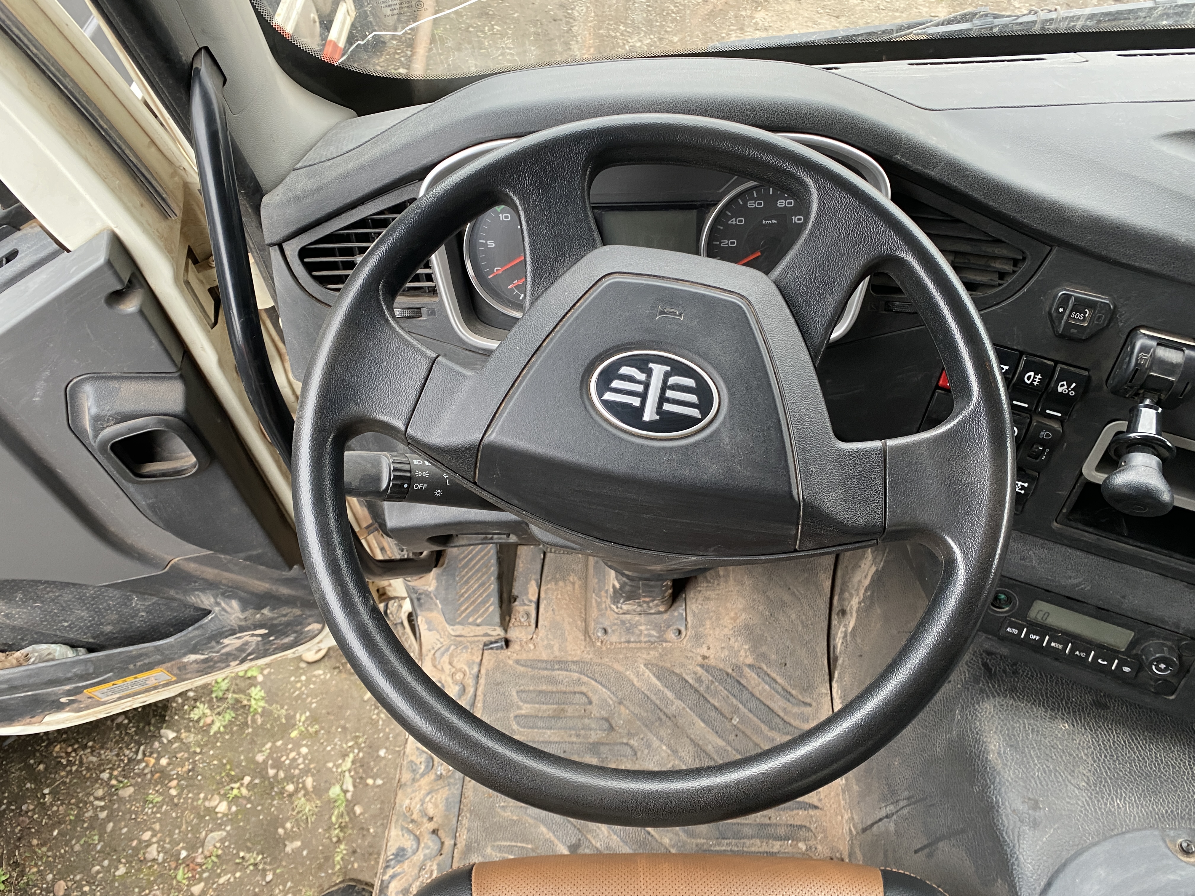 FAW J6 8x4 Самосвал 2023 г. - фото 12