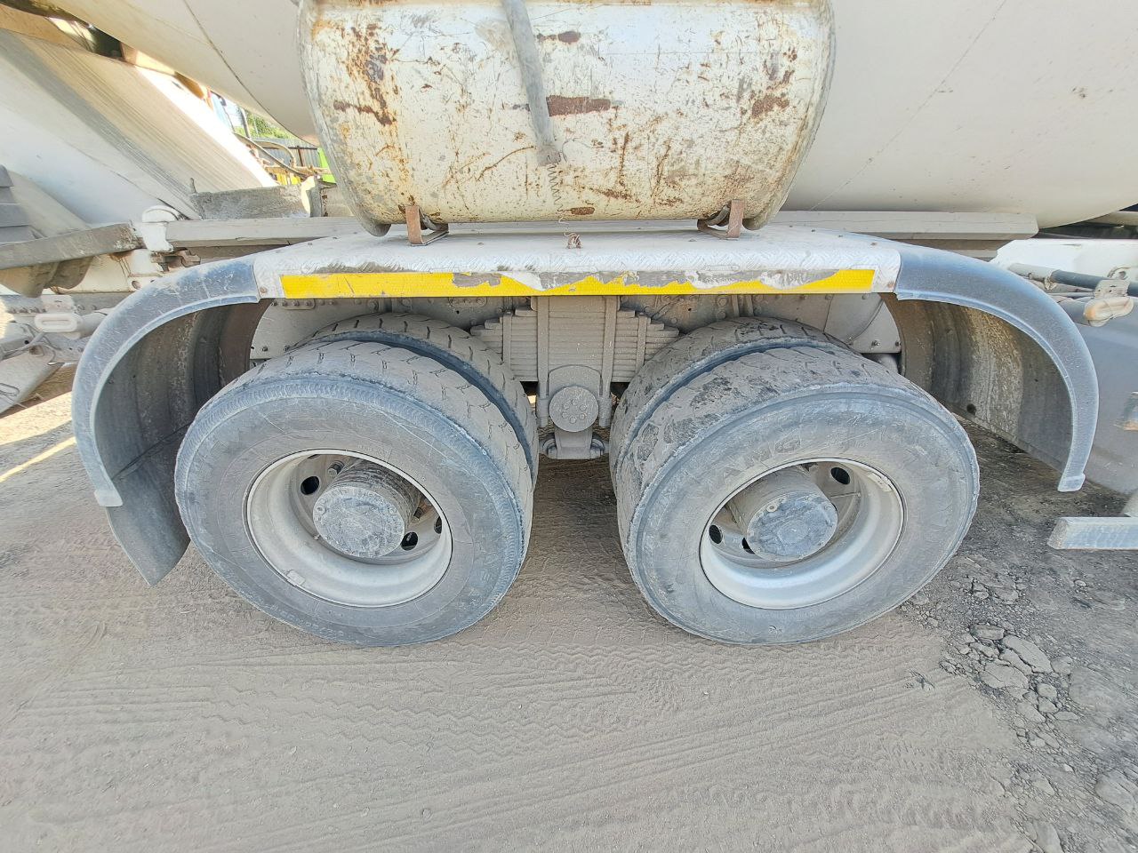 TIGARBO 6936* на шасси FAW CA 3250 6x4 Автобетоносмеситель 2023 г. - фото 6