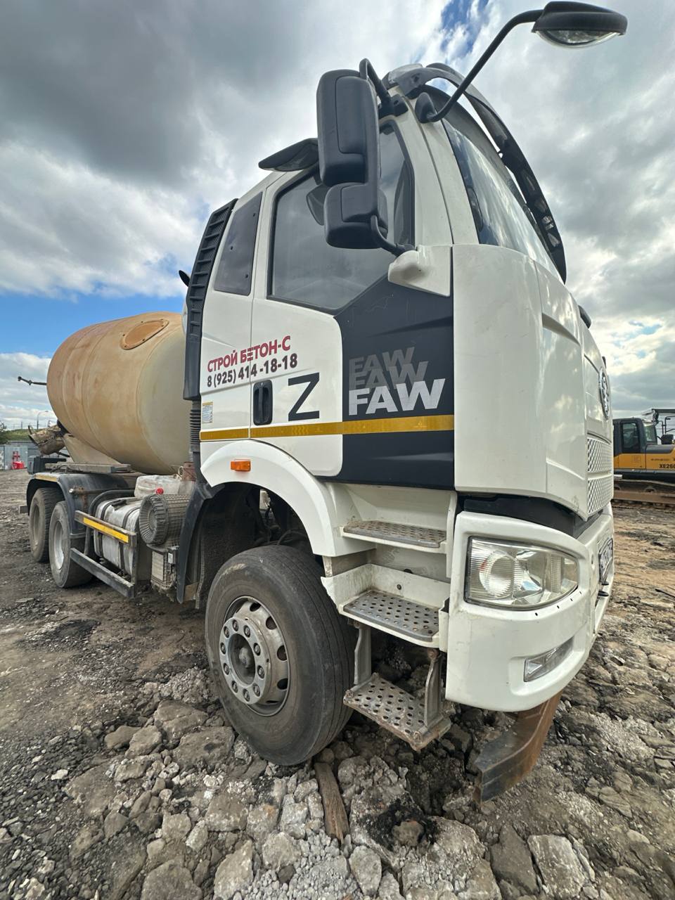 TIGARBO 6936* на шасси FAW CA 3250 6x4 Автобетоносмеситель 2023 г. - фото 3