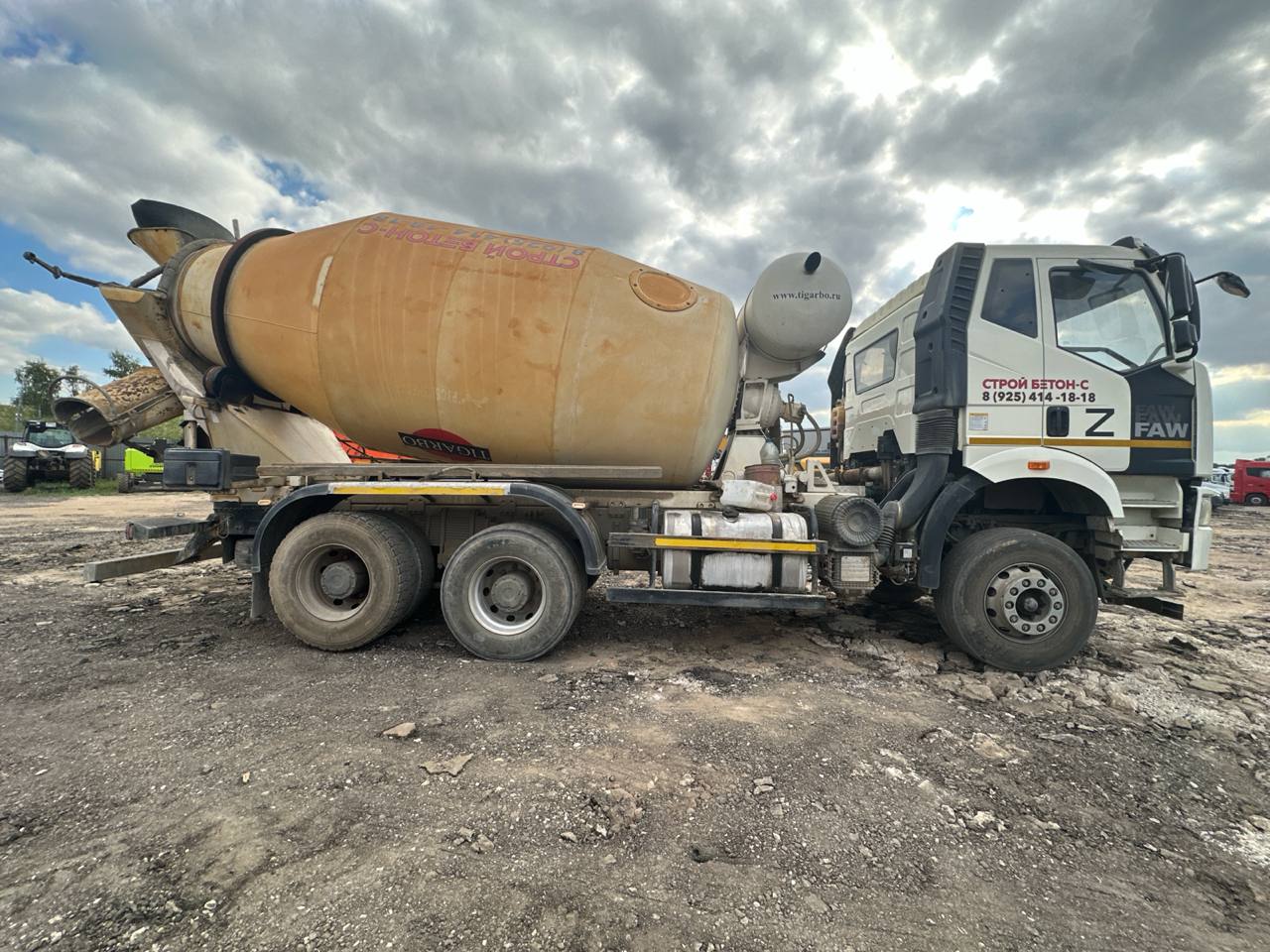 TIGARBO 6936* на шасси FAW CA 3250 6x4 Автобетоносмеситель 2023 г. - фото 5