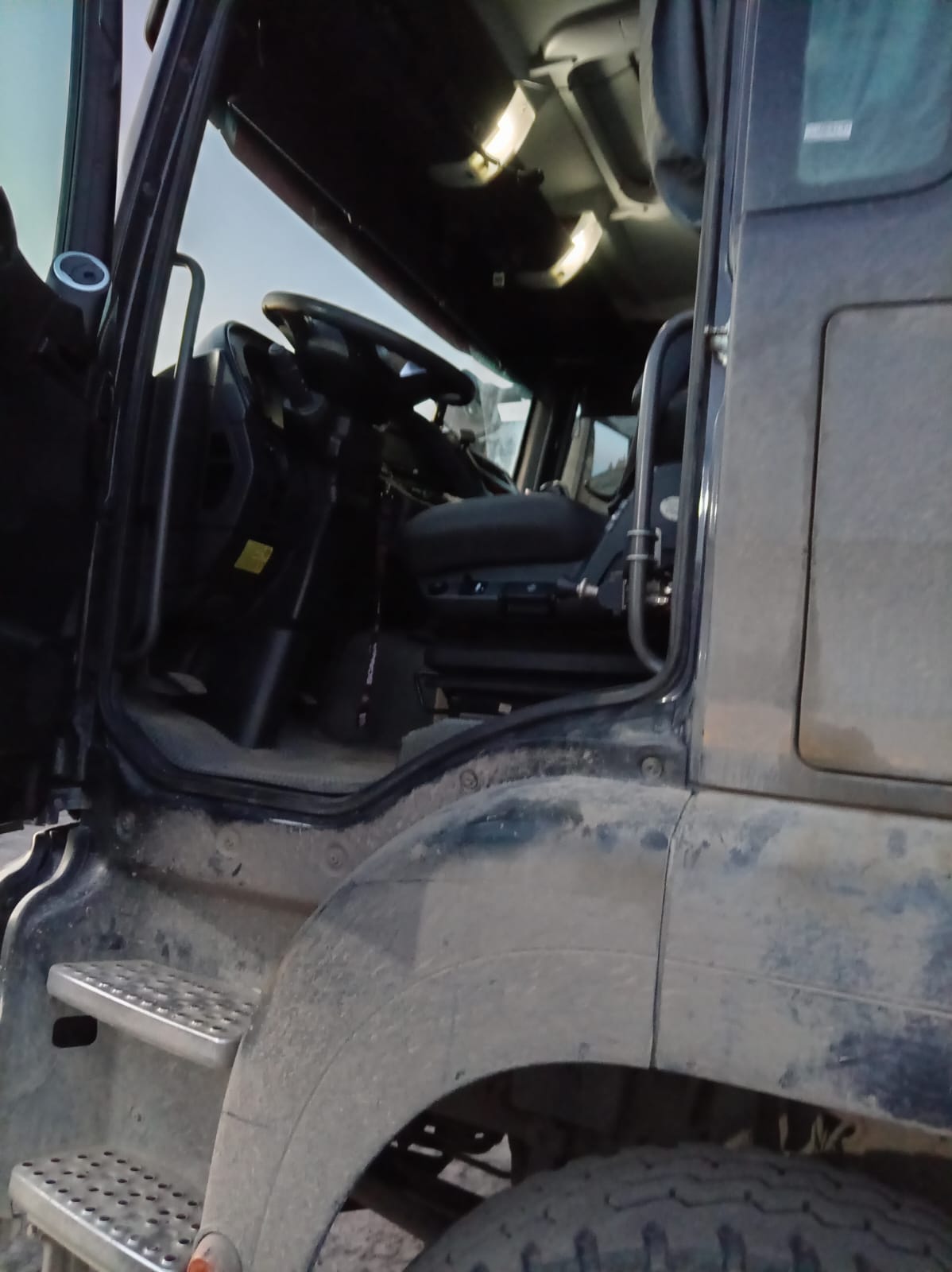 SITRAK C7H 6x4 Самосвал 2022 г. - фото 10