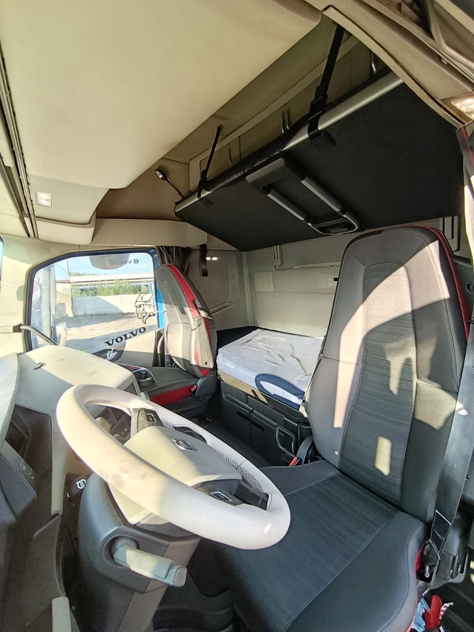 Volvo FH 4x2 Седельный тягач 2020 г. - фото 11