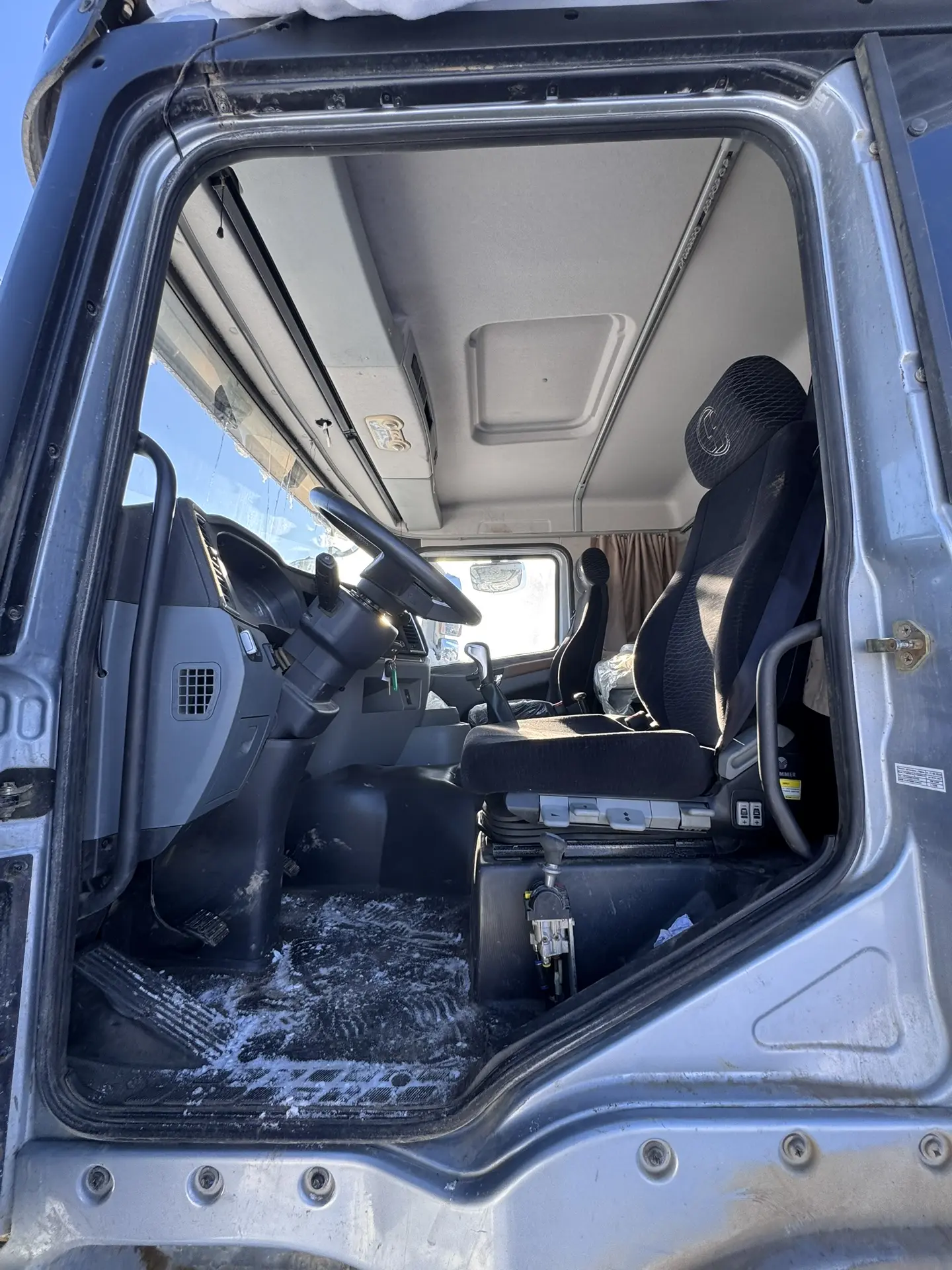 Shacman (Shaanxi) SX* 8x4 Самосвал 2024 г. - фото 9