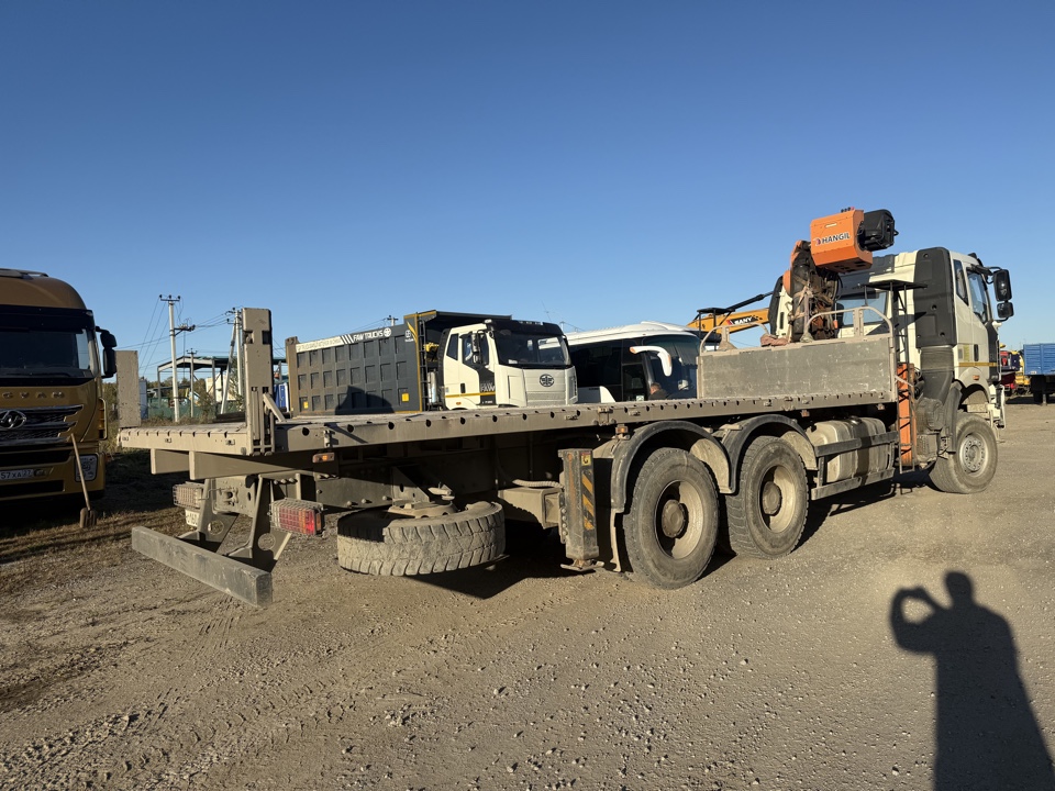 Айсин W0* на шасси FAW CA 3250 6x4 Бортовой с КМУ 2023 г. - фото 6