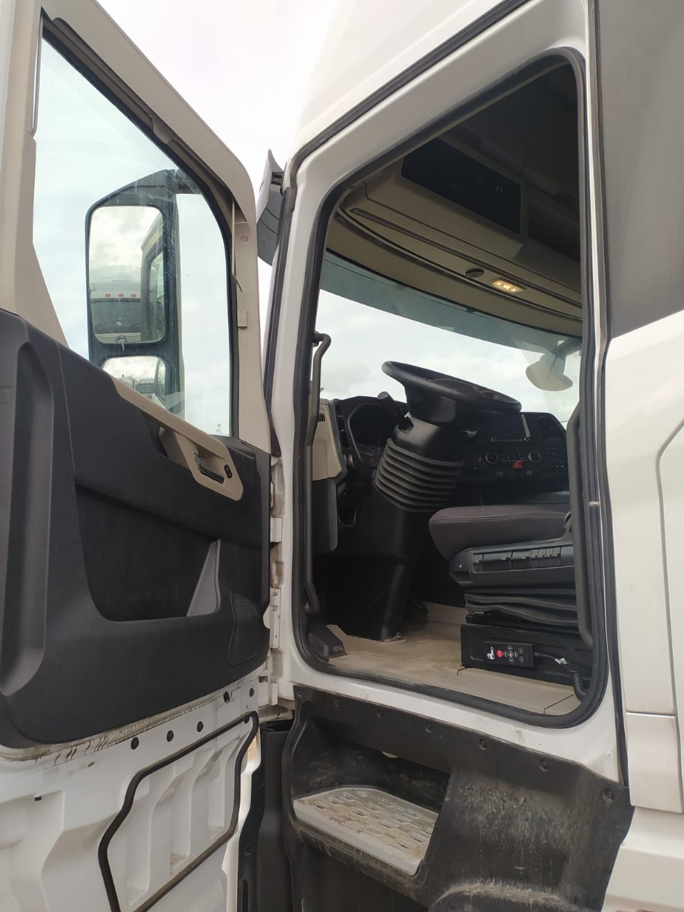 Ford F-Max 4x2 Седельный тягач 2023 г. - фото 5