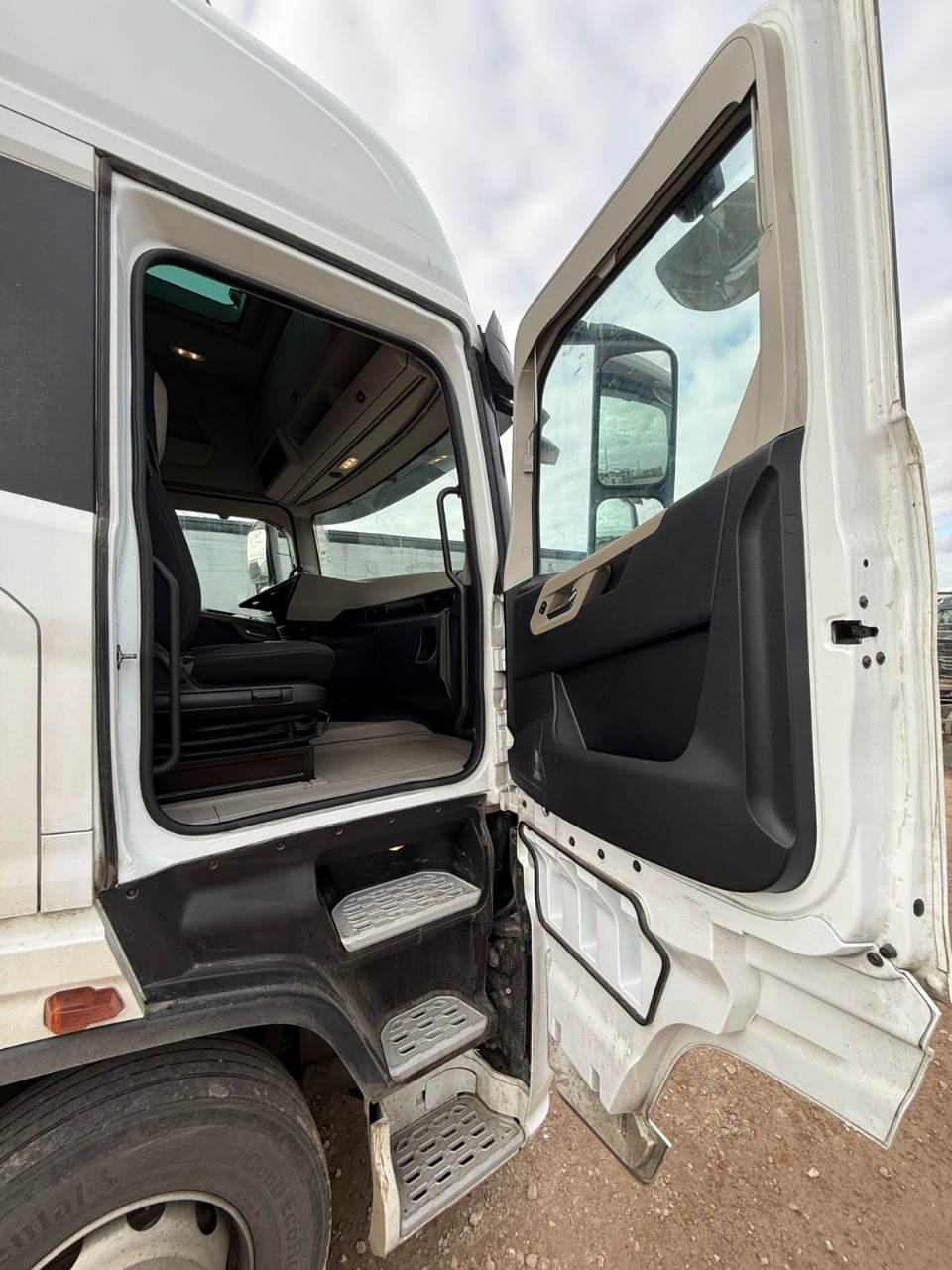 Ford F-Max 4x2 Седельный тягач 2023 г. - фото 6