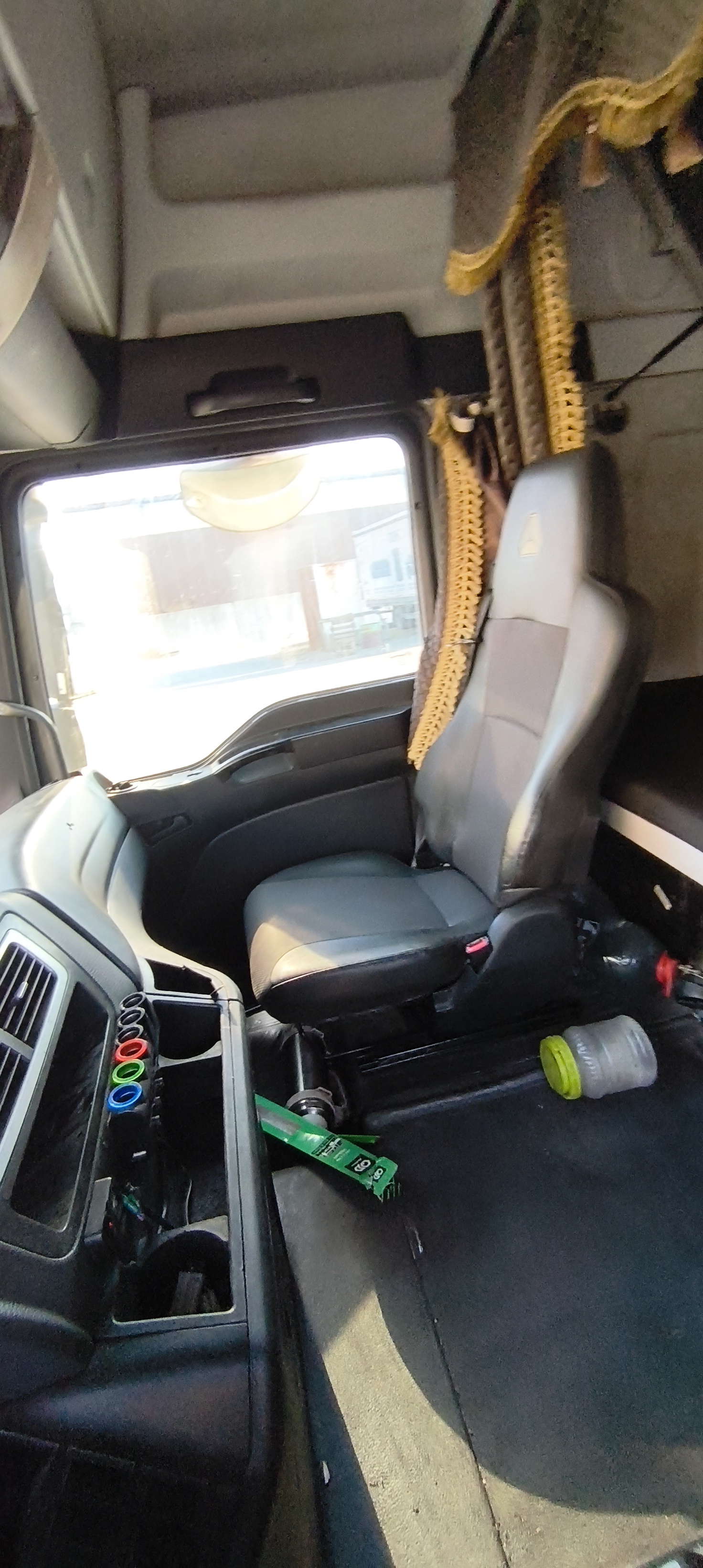 SITRAK C7H 4x2 Седельный тягач 2022 г. - фото 10