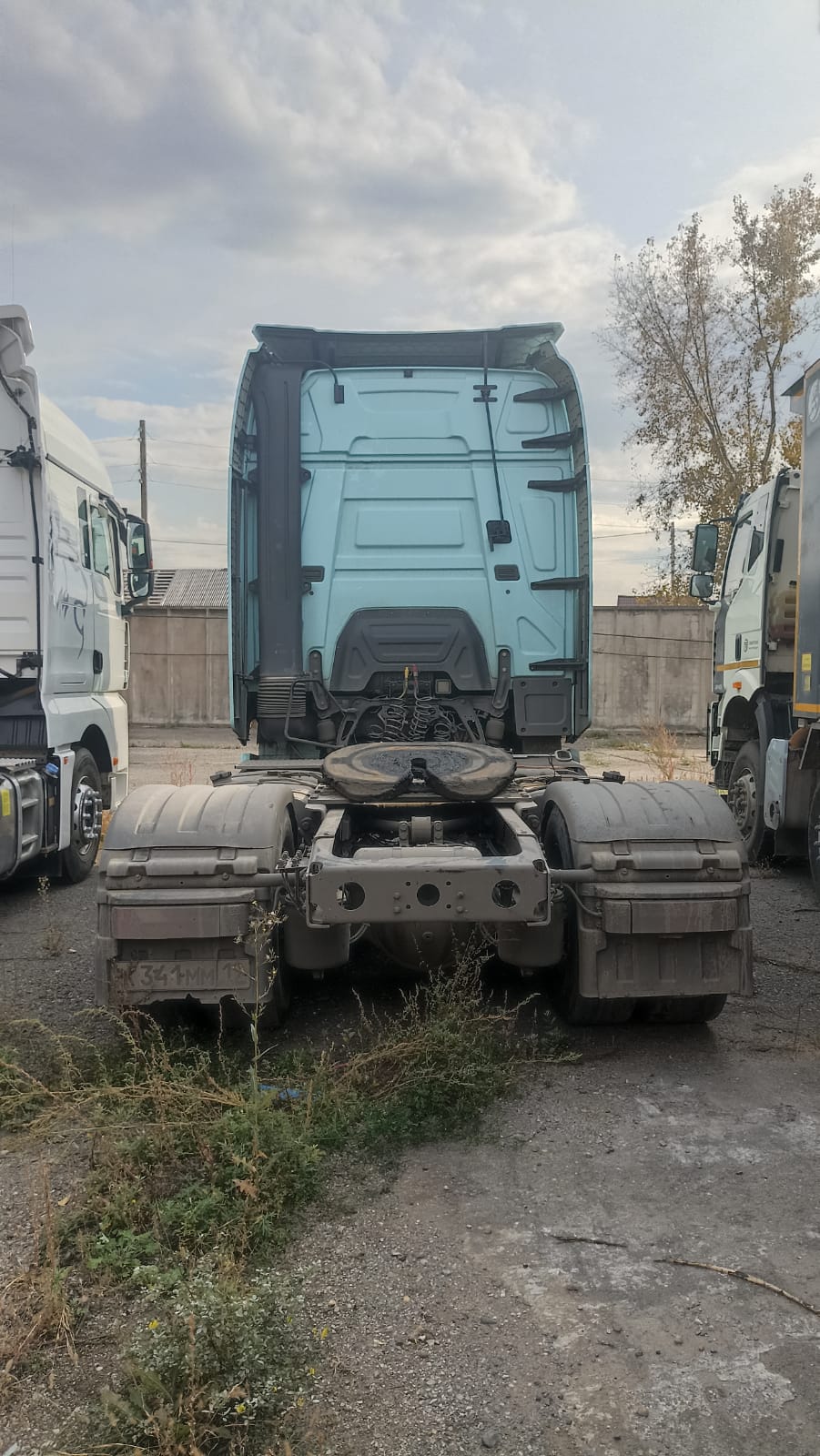 Shacman (Shaanxi) SX* 4x2 Седельный тягач 2023 г. - фото 5