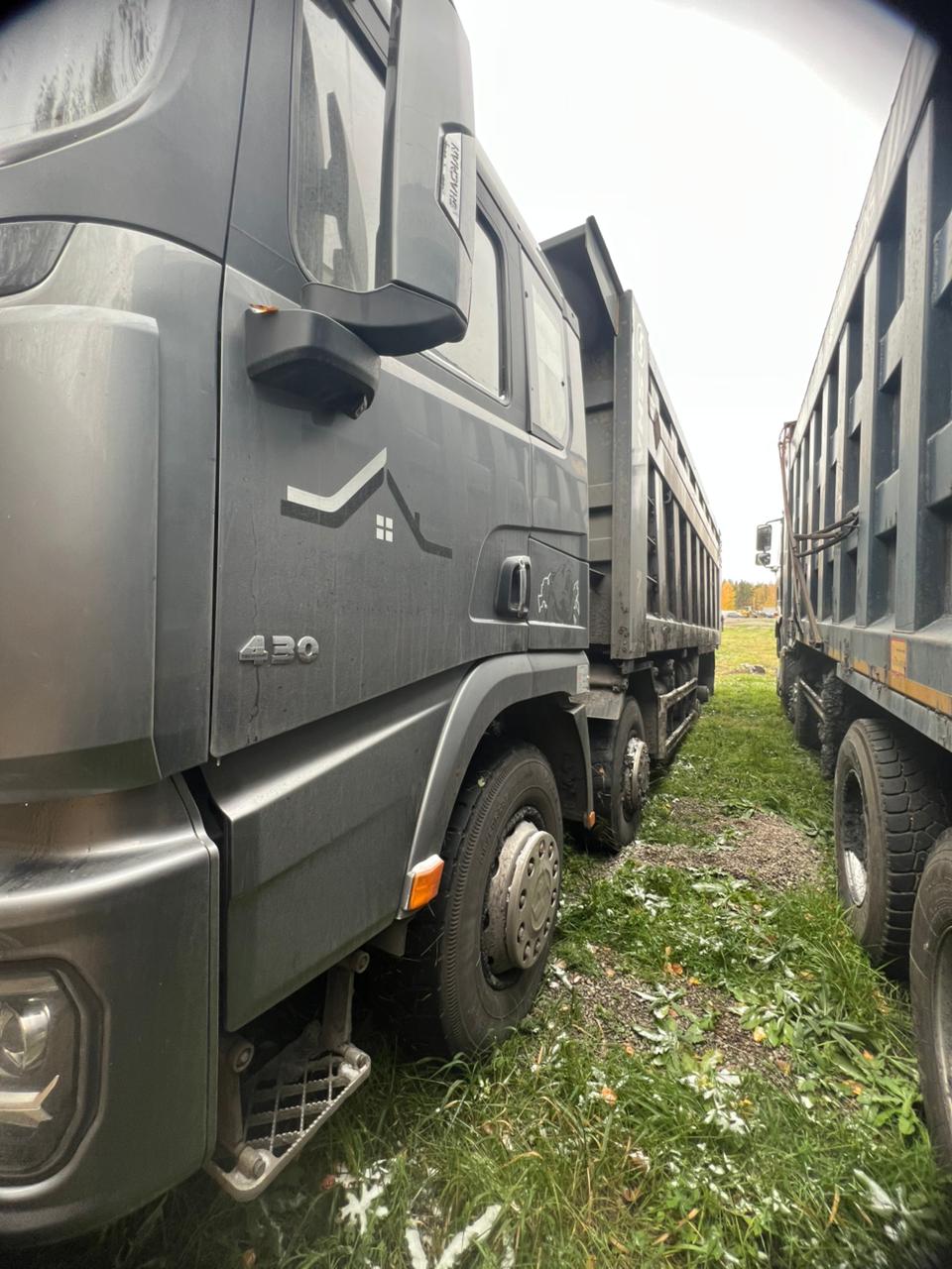 Shacman (Shaanxi) SX* 8x4 Самосвал