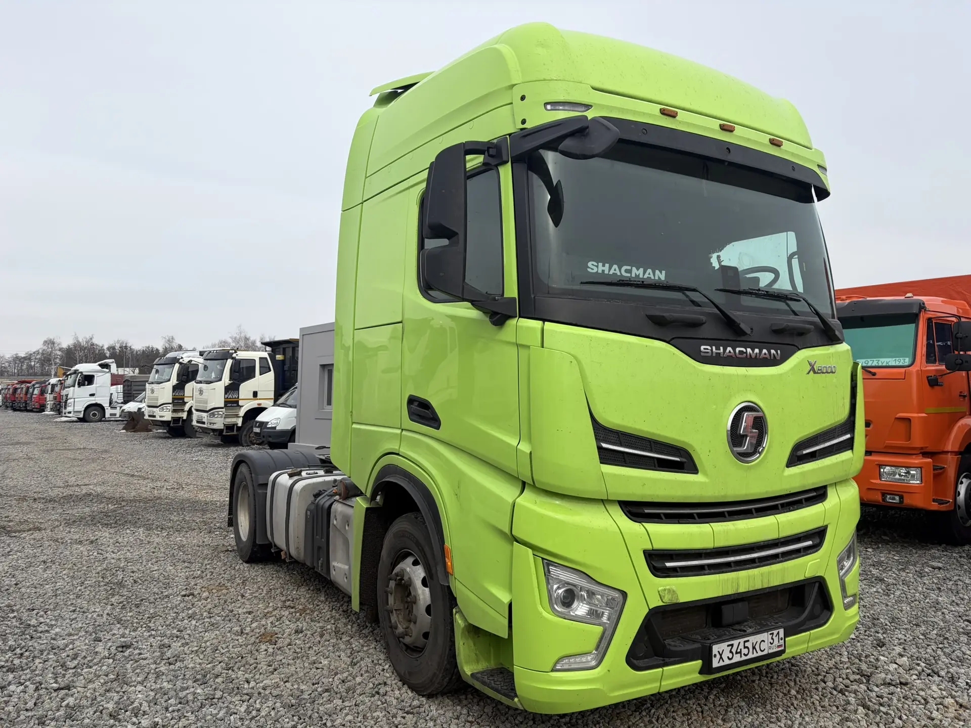 Shacman (Shaanxi) SX* 4x2 Седельный тягач 2023 г. - фото 2