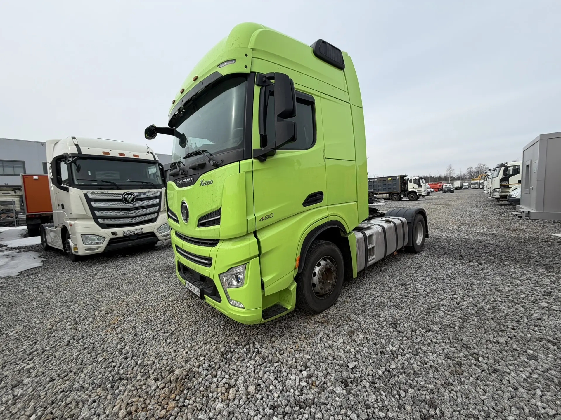 Shacman (Shaanxi) SX* 4x2 Седельный тягач 2023 г. - фото 3