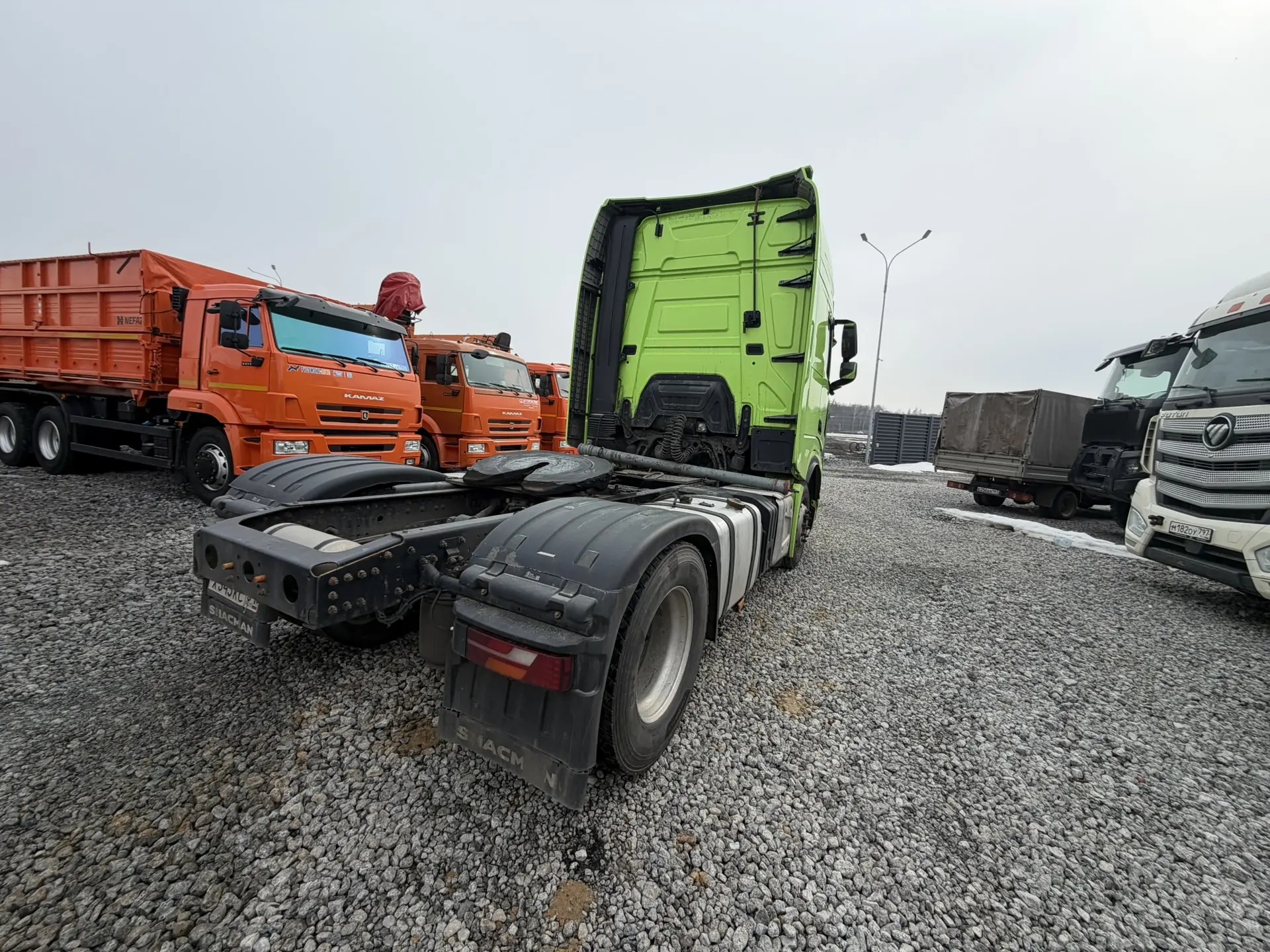 Shacman (Shaanxi) SX* 4x2 Седельный тягач 2023 г. - фото 5