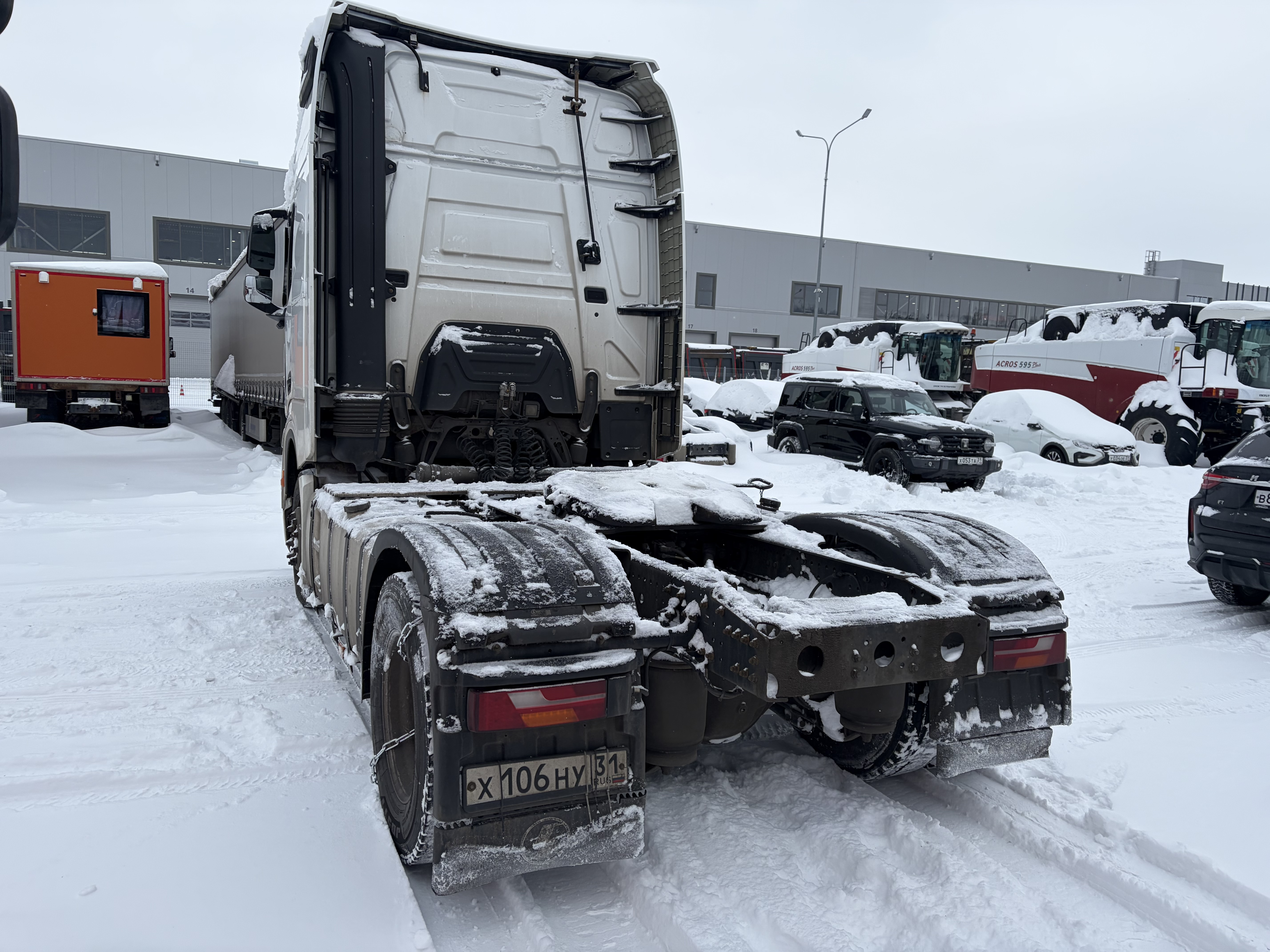 Shacman (Shaanxi) SX* 4x2 Седельный тягач 2023 г. - фото 4