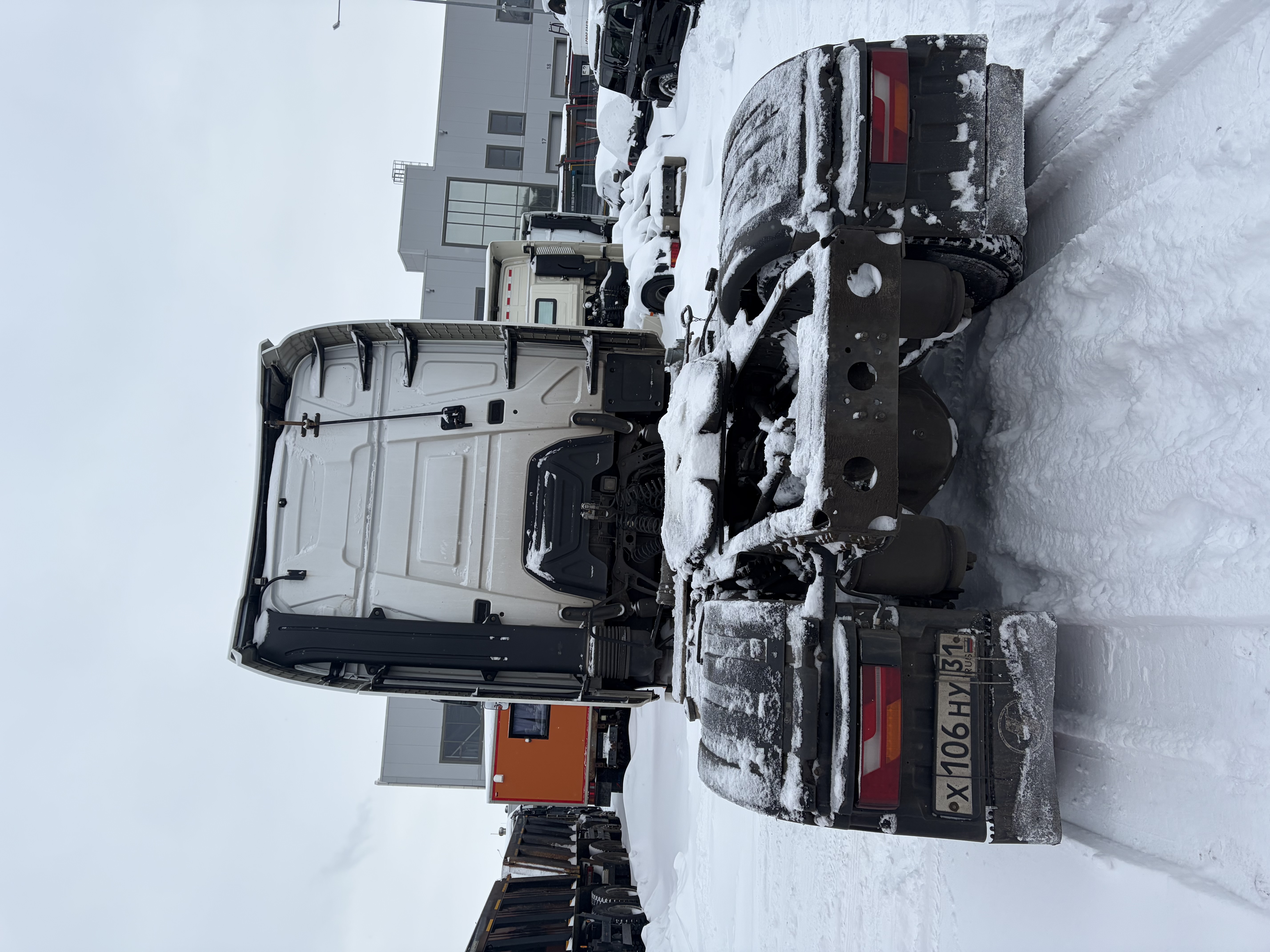 Shacman (Shaanxi) SX* 4x2 Седельный тягач 2023 г. - фото 6