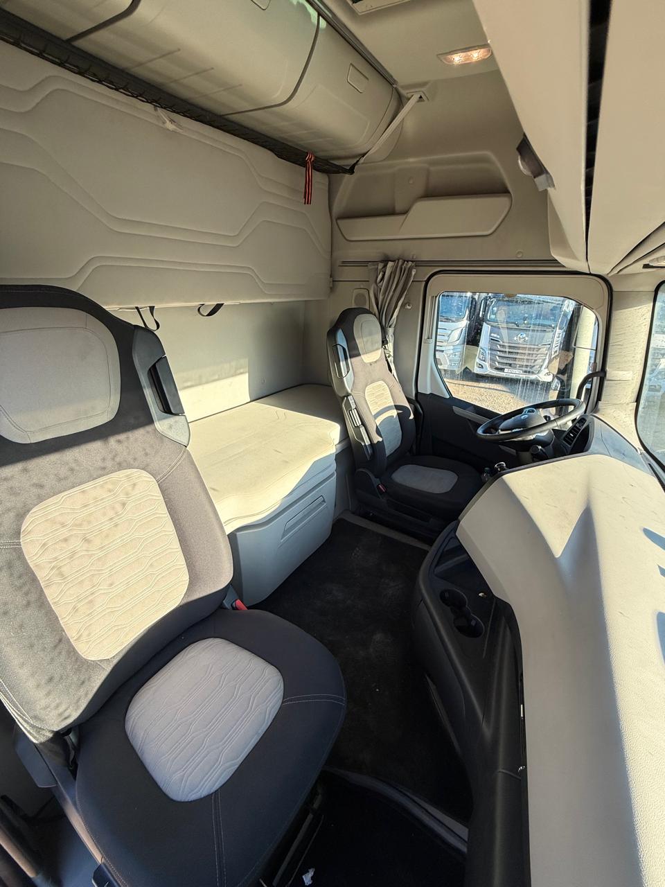 Ford F-Max 4x2 Седельный тягач 2023 г. - фото 8