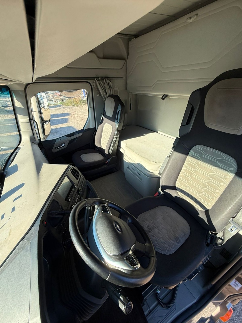 Ford F-Max 4x2 Седельный тягач 2023 г. - фото 6