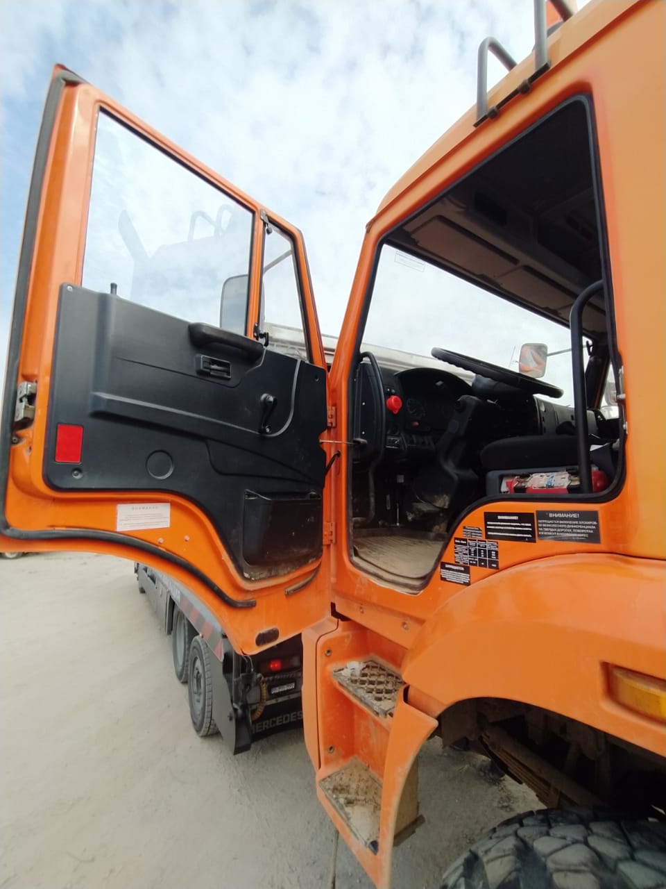 ЧЕЛЯБИНСКИЙ МАШИНОСТРОИТЕЛЬНЫЙ ЗАВОД 7074* на шасси КамАЗ 43118 6x6 Автотопливозаправщик 2022 г. - фото 5