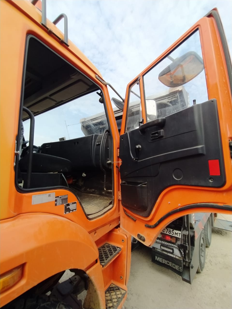 ЧЕЛЯБИНСКИЙ МАШИНОСТРОИТЕЛЬНЫЙ ЗАВОД 7074* на шасси КамАЗ 43118 6x6 Автотопливозаправщик 2022 г. - фото 6